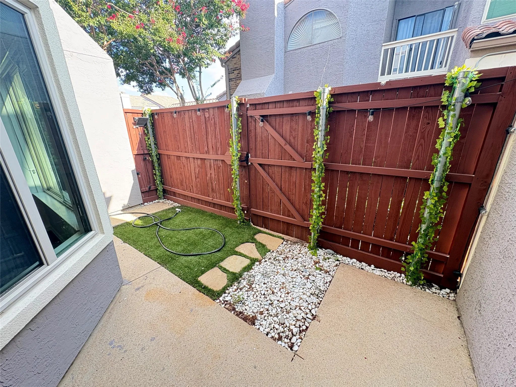 Condominium For Rent in Collin County , 4242 N Capistrano Drive 145, Dallas, Texas 75287, 2 Bedroom, 2 Bathroom, 1 Garage spaces, 1,217 Sqft, built in 1986, mls#21391332, Real Estate Agent in Dallas, Homes For Rent in Collin county, Homes For Rent in Dallas, Realtor in Dallas Texas, Real Estate Brokerage Independent Realty Texas, Luminita Cordes Realtor