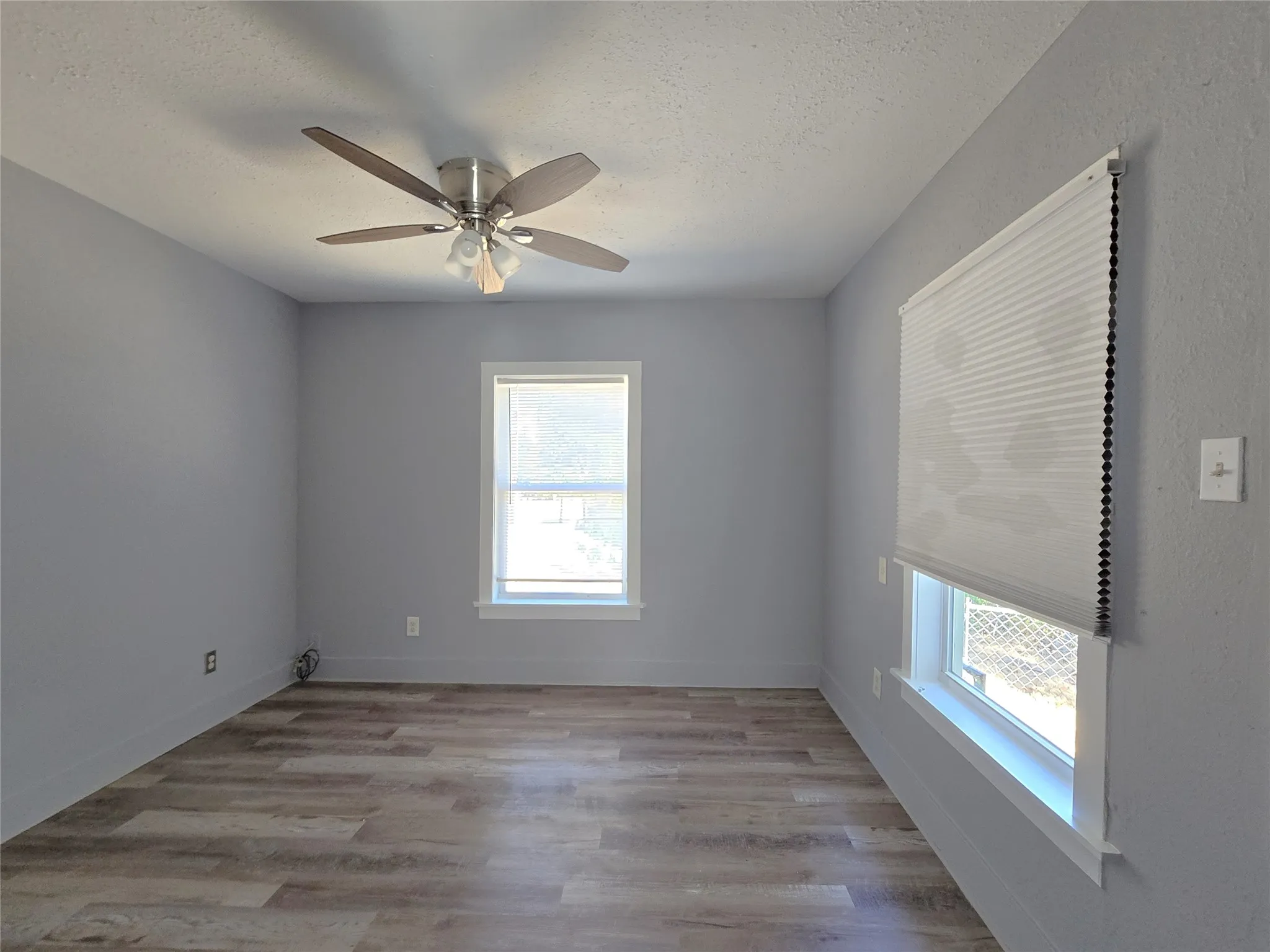 Single Family Residence For Rent in Dallas County , 1209 Hutchins Avenue, Dallas, Texas 75203, 3 Bedroom, 1 Bathroom, Garage spaces, 704 Sqft, built in 1945, mls#21391334, Real Estate Agent in Dallas, Homes For Rent in Dallas county, Homes For Rent in Dallas, Realtor in Dallas Texas, Real Estate Brokerage Independent Realty Texas, Luminita Cordes Realtor