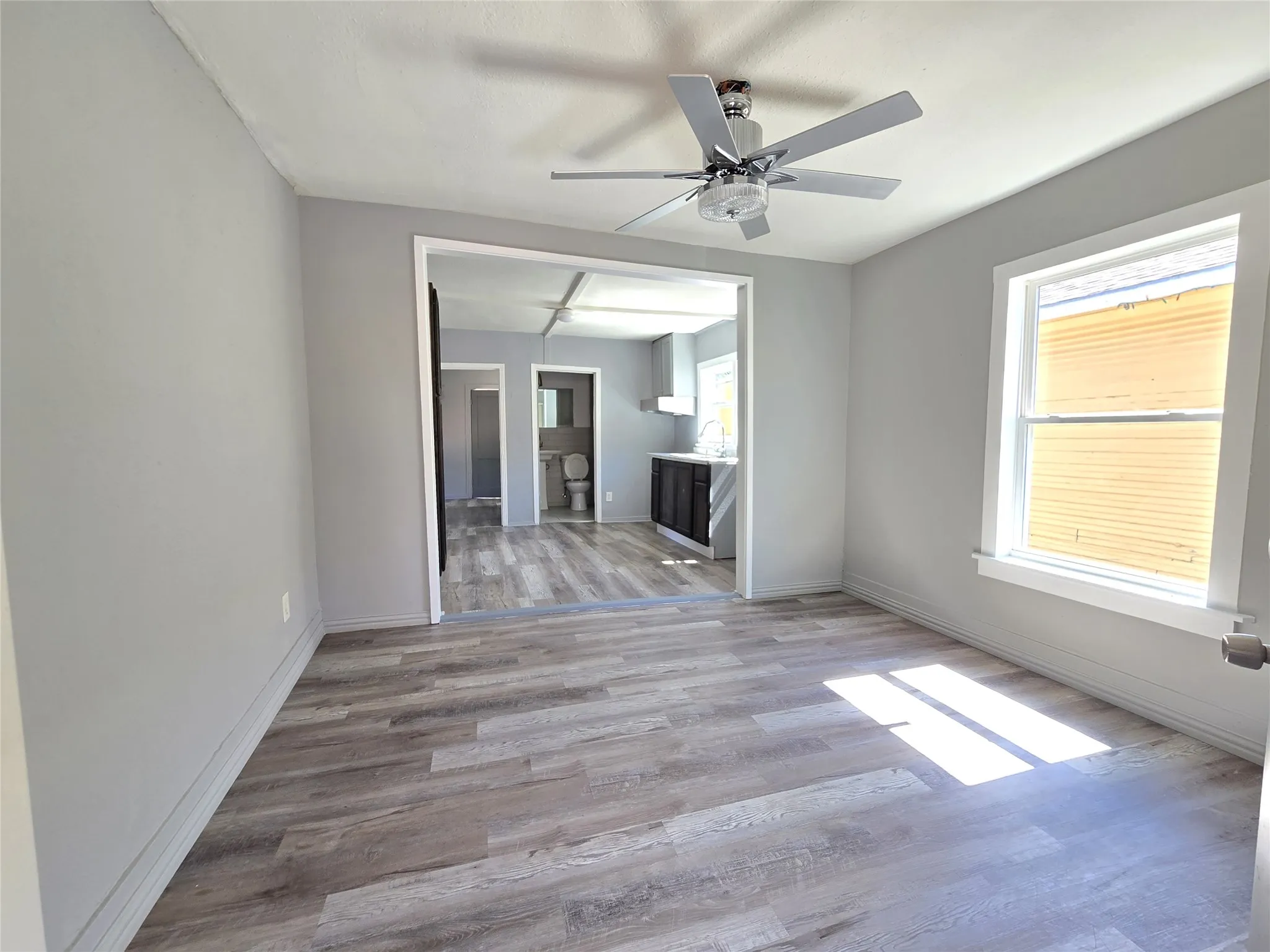 Single Family Residence For Rent in Dallas County , 1209 Hutchins Avenue, Dallas, Texas 75203, 3 Bedroom, 1 Bathroom, Garage spaces, 704 Sqft, built in 1945, mls#21391334, Real Estate Agent in Dallas, Homes For Rent in Dallas county, Homes For Rent in Dallas, Realtor in Dallas Texas, Real Estate Brokerage Independent Realty Texas, Luminita Cordes Realtor