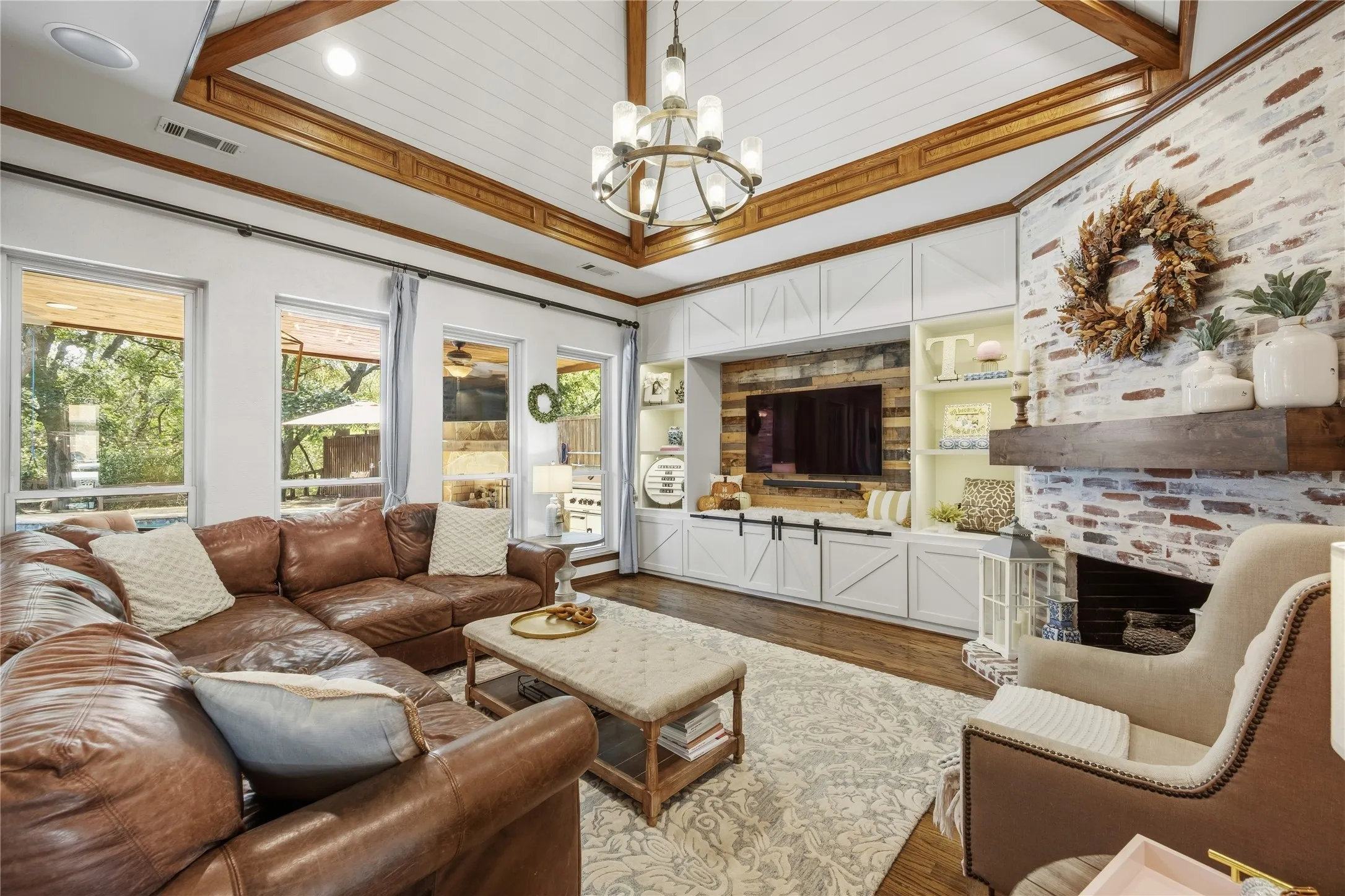 Single Family Residence For Sale in Dallas County , 305 Brock Street, Coppell, Texas 75019, 5 Bedroom, 3 Bathroom, 2 Garage spaces, 3,621 Sqft, built in 1992, mls#21391183, Real Estate Agent in Coppell, Homes For Sale in Dallas county, Homes For Sale in Coppell, Realtor in Coppell Texas, Real Estate Brokerage Independent Realty Texas, Luminita Cordes Realtor
