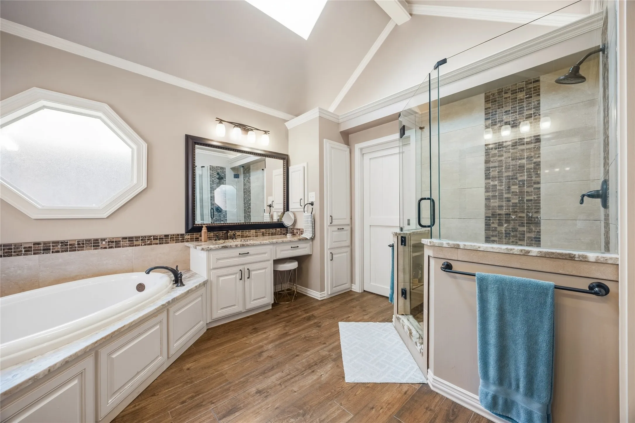 Single Family Residence For Sale in Dallas County , 305 Brock Street, Coppell, Texas 75019, 5 Bedroom, 3 Bathroom, 2 Garage spaces, 3,621 Sqft, built in 1992, mls#21391183, Real Estate Agent in Coppell, Homes For Sale in Dallas county, Homes For Sale in Coppell, Realtor in Coppell Texas, Real Estate Brokerage Independent Realty Texas, Luminita Cordes Realtor