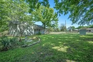 Single Family Residence For Sale in Van Zandt County , 708 E Pine Street, Edgewood, Texas 75117, 3 Bedroom, 2 Bathroom, Garage spaces, 1,599 Sqft, built in 1951, mls#21391320, Real Estate Agent in Edgewood, Homes For Sale in Van Zandt county, Homes For Sale in Edgewood, Realtor in Edgewood Texas, Real Estate Brokerage Independent Realty Texas, Luminita Cordes Realtor