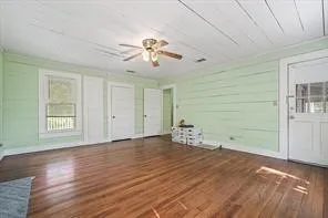Single Family Residence For Sale in Van Zandt County , 708 E Pine Street, Edgewood, Texas 75117, 3 Bedroom, 2 Bathroom, Garage spaces, 1,599 Sqft, built in 1951, mls#21391320, Real Estate Agent in Edgewood, Homes For Sale in Van Zandt county, Homes For Sale in Edgewood, Realtor in Edgewood Texas, Real Estate Brokerage Independent Realty Texas, Luminita Cordes Realtor