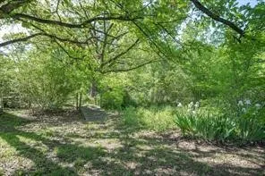 Single Family Residence For Sale in Van Zandt County , 708 E Pine Street, Edgewood, Texas 75117, 3 Bedroom, 2 Bathroom, Garage spaces, 1,599 Sqft, built in 1951, mls#21391320, Real Estate Agent in Edgewood, Homes For Sale in Van Zandt county, Homes For Sale in Edgewood, Realtor in Edgewood Texas, Real Estate Brokerage Independent Realty Texas, Luminita Cordes Realtor
