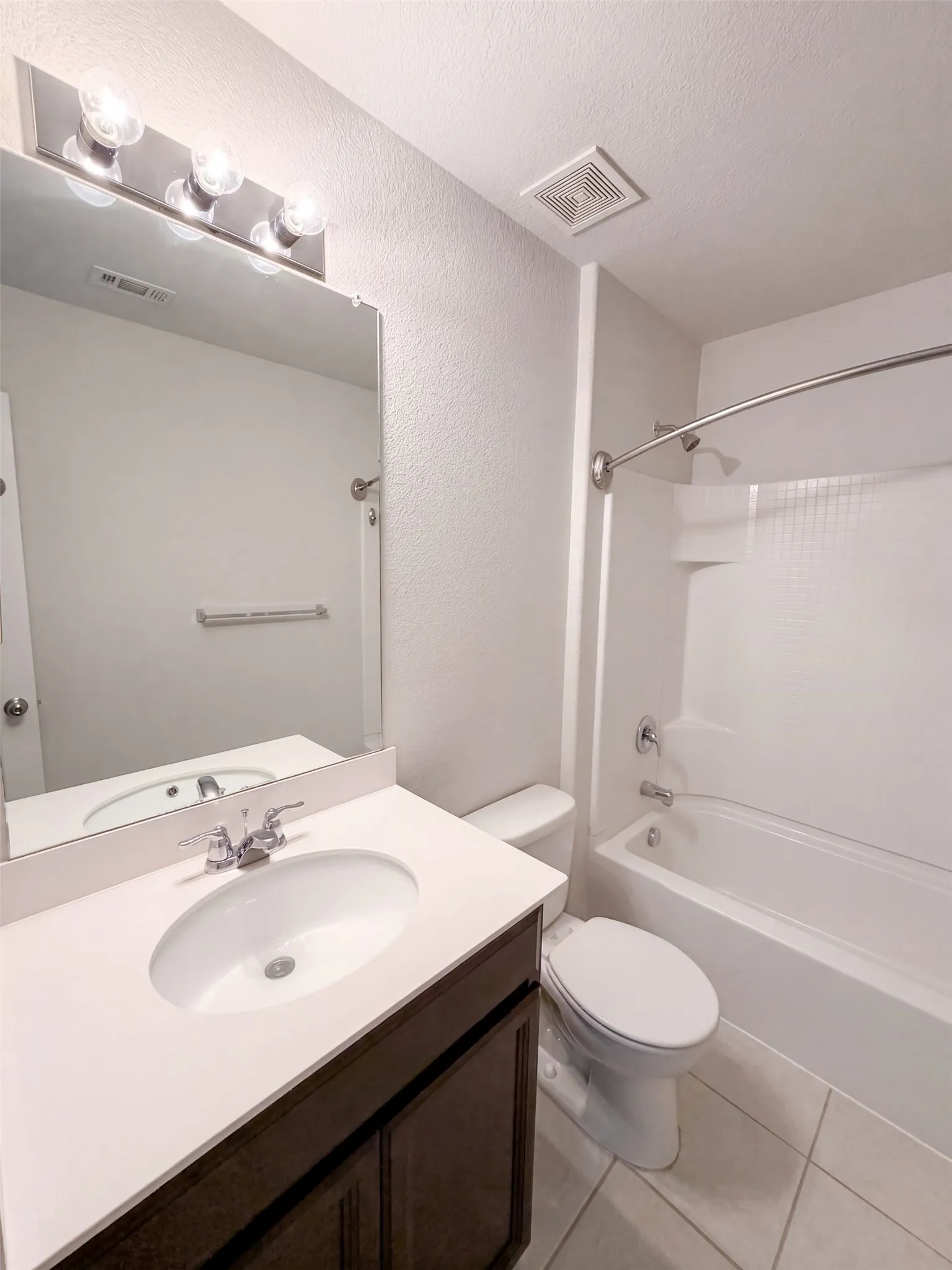 Single Family Residence For Sale in Denton County , 3029 Adrian Creek Drive, Little Elm, Texas 75068, 3 Bedroom, 2 Bathroom, 2 Garage spaces, 1,443 Sqft, built in 2016, mls#21391342, Real Estate Agent in Little Elm, Homes For Sale in Denton county, Homes For Sale in Little Elm, Realtor in Little Elm Texas, Real Estate Brokerage Independent Realty Texas, Luminita Cordes Realtor