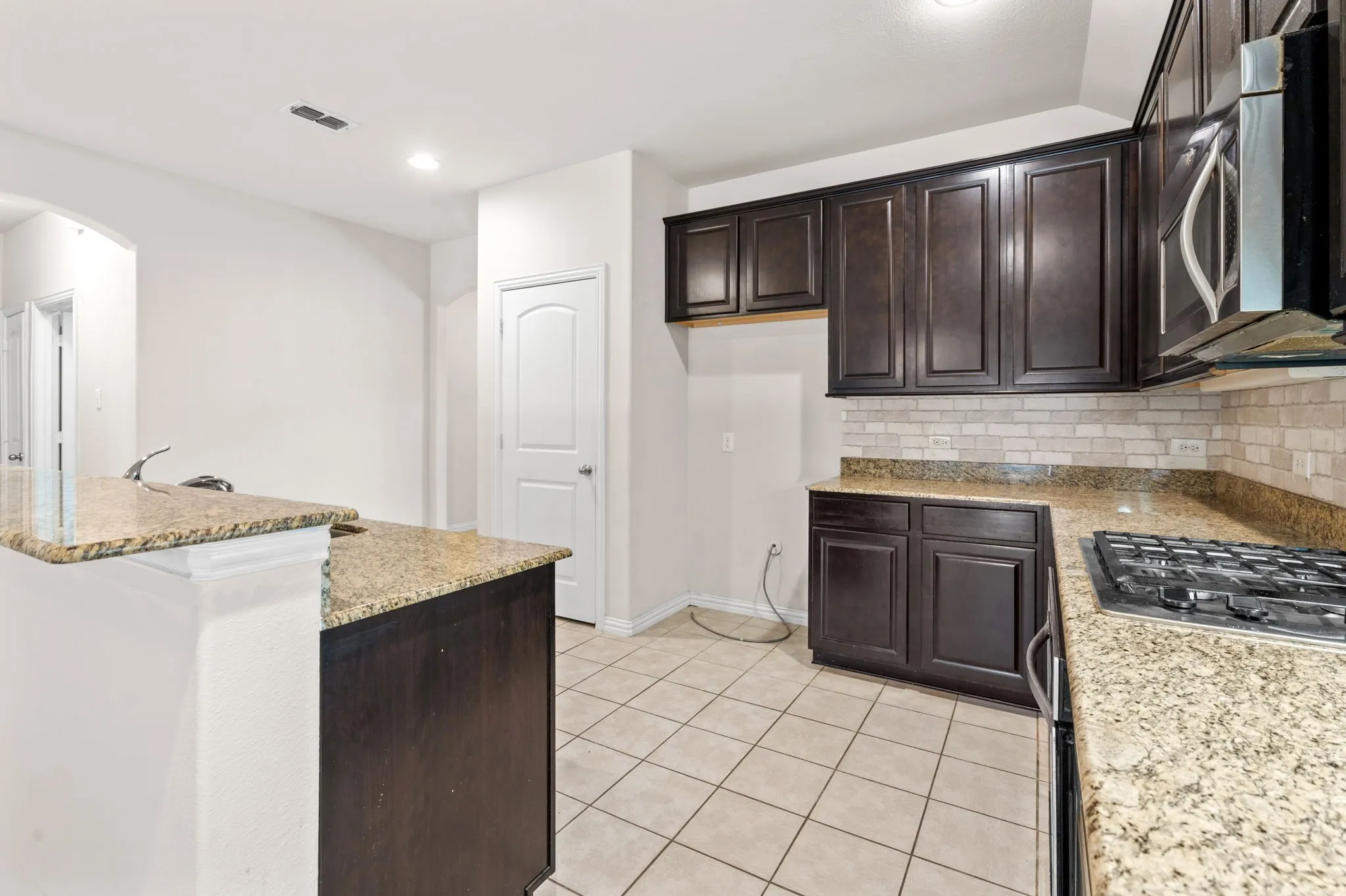 Single Family Residence For Rent in Denton County , 2640 Costa Mesa Drive, Little Elm, Texas 75068, 3 Bedroom, 2 Bathroom, 2 Garage spaces, 1,902 Sqft, built in 2013, mls#21385465, Real Estate Agent in Little Elm, Homes For Rent in Denton county, Homes For Rent in Little Elm, Realtor in Little Elm Texas, Real Estate Brokerage Independent Realty Texas, Luminita Cordes Realtor