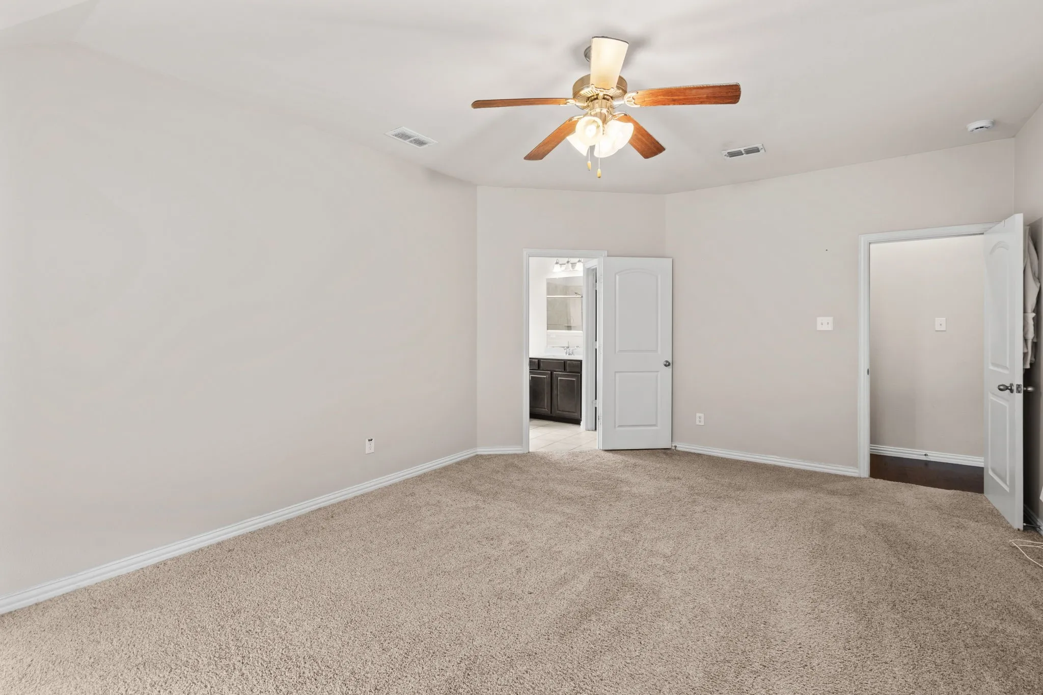 Single Family Residence For Rent in Denton County , 2640 Costa Mesa Drive, Little Elm, Texas 75068, 3 Bedroom, 2 Bathroom, 2 Garage spaces, 1,902 Sqft, built in 2013, mls#21385465, Real Estate Agent in Little Elm, Homes For Rent in Denton county, Homes For Rent in Little Elm, Realtor in Little Elm Texas, Real Estate Brokerage Independent Realty Texas, Luminita Cordes Realtor