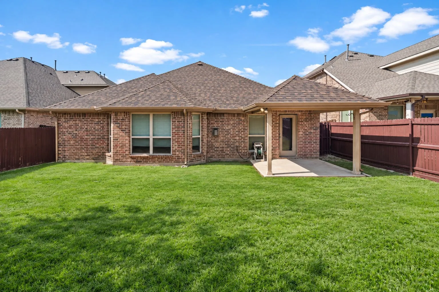 Single Family Residence For Rent in Denton County , 2640 Costa Mesa Drive, Little Elm, Texas 75068, 3 Bedroom, 2 Bathroom, 2 Garage spaces, 1,902 Sqft, built in 2013, mls#21385465, Real Estate Agent in Little Elm, Homes For Rent in Denton county, Homes For Rent in Little Elm, Realtor in Little Elm Texas, Real Estate Brokerage Independent Realty Texas, Luminita Cordes Realtor