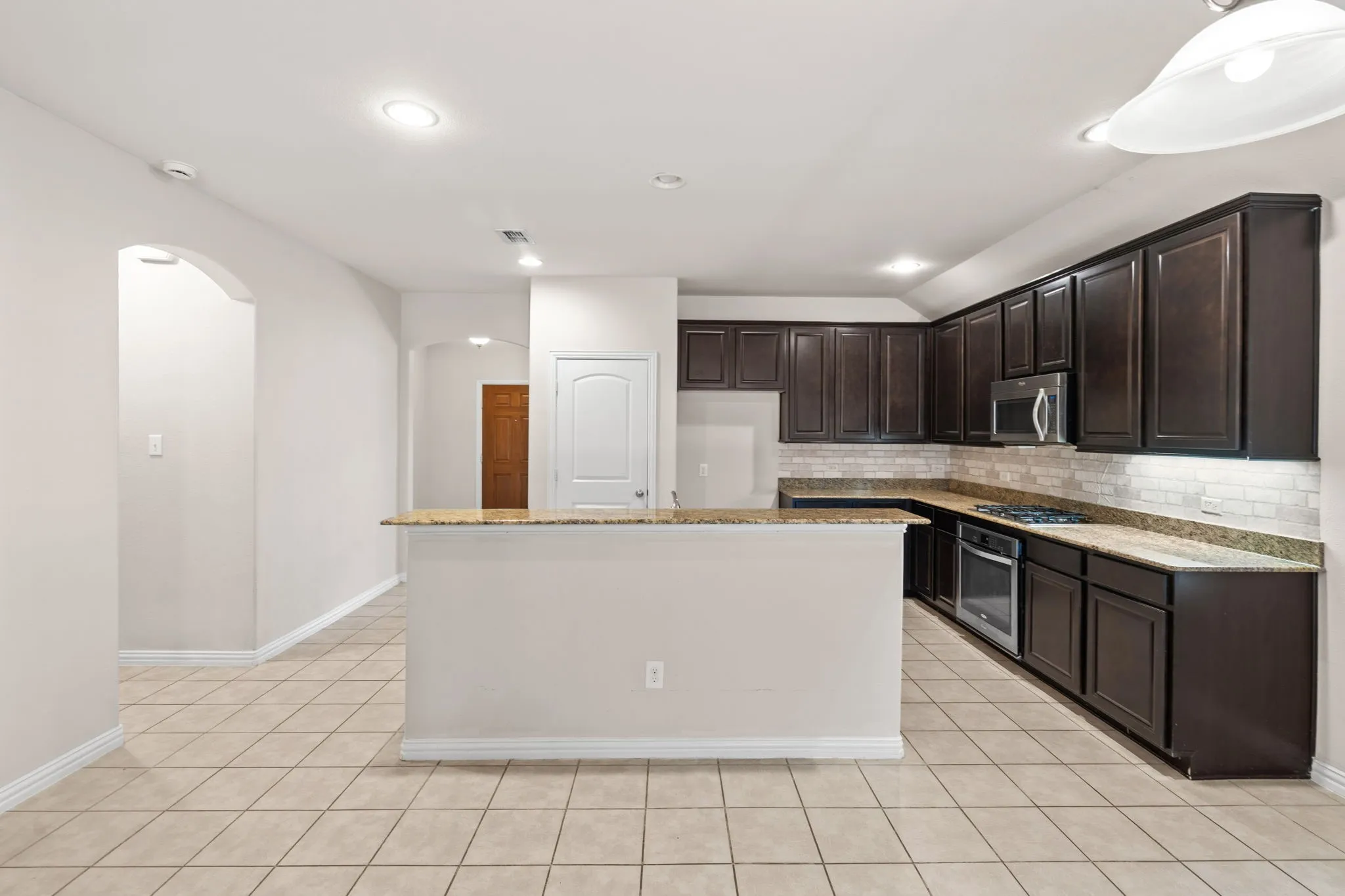Single Family Residence For Rent in Denton County , 2640 Costa Mesa Drive, Little Elm, Texas 75068, 3 Bedroom, 2 Bathroom, 2 Garage spaces, 1,902 Sqft, built in 2013, mls#21385465, Real Estate Agent in Little Elm, Homes For Rent in Denton county, Homes For Rent in Little Elm, Realtor in Little Elm Texas, Real Estate Brokerage Independent Realty Texas, Luminita Cordes Realtor