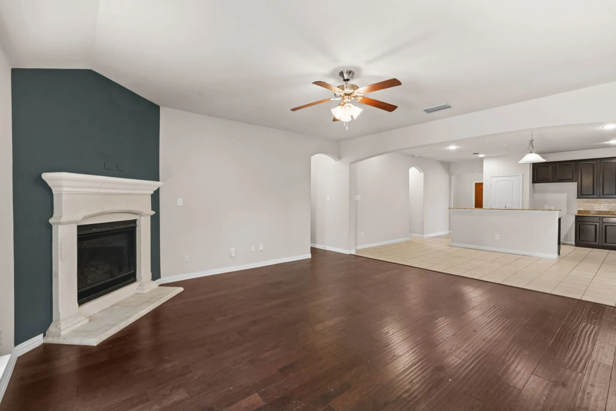 Single Family Residence For Rent in Denton County , 2640 Costa Mesa Drive, Little Elm, Texas 75068, 3 Bedroom, 2 Bathroom, 2 Garage spaces, 1,902 Sqft, built in 2013, mls#21385465, Real Estate Agent in Little Elm, Homes For Rent in Denton county, Homes For Rent in Little Elm, Realtor in Little Elm Texas, Real Estate Brokerage Independent Realty Texas, Luminita Cordes Realtor