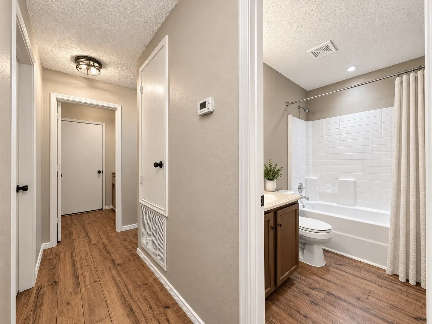 Single Family Residence For Sale in Denton County , 2708 Vasey Oak Drive, Little Elm, Texas 75068, 3 Bedroom, 2 Bathroom, 2 Garage spaces, 1,892 Sqft, built in 2002, mls#21391341, Real Estate Agent in Little Elm, Homes For Sale in Denton county, Homes For Sale in Little Elm, Realtor in Little Elm Texas, Real Estate Brokerage Independent Realty Texas, Luminita Cordes Realtor