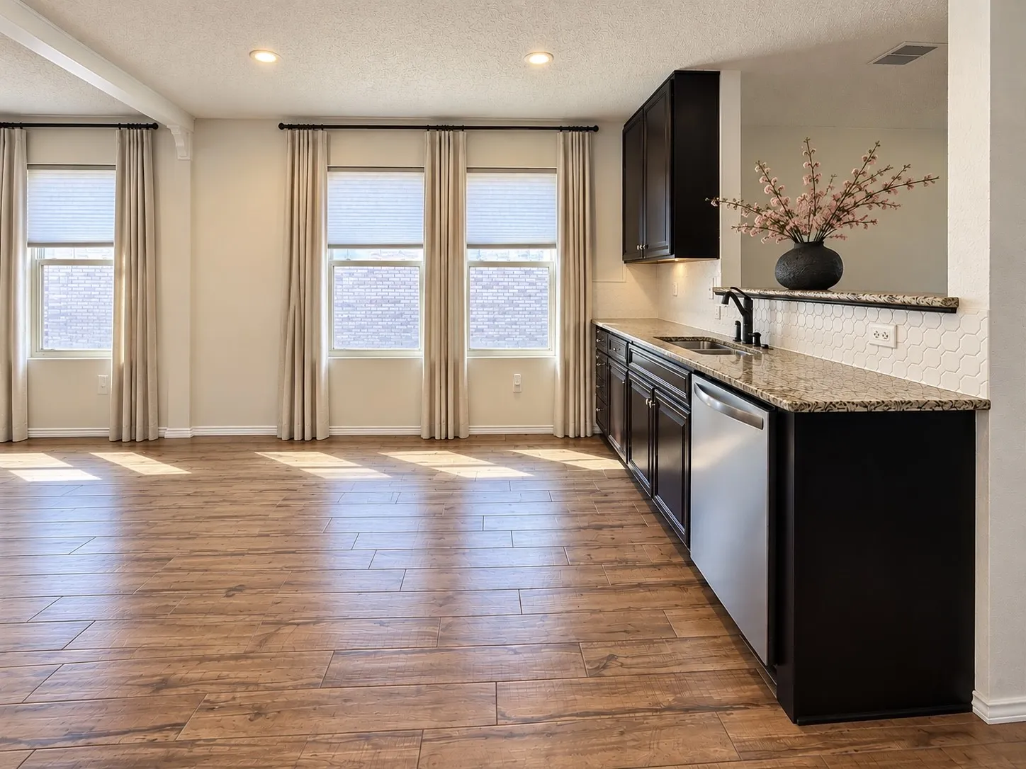Single Family Residence For Sale in Denton County , 2708 Vasey Oak Drive, Little Elm, Texas 75068, 3 Bedroom, 2 Bathroom, 2 Garage spaces, 1,892 Sqft, built in 2002, mls#21391341, Real Estate Agent in Little Elm, Homes For Sale in Denton county, Homes For Sale in Little Elm, Realtor in Little Elm Texas, Real Estate Brokerage Independent Realty Texas, Luminita Cordes Realtor
