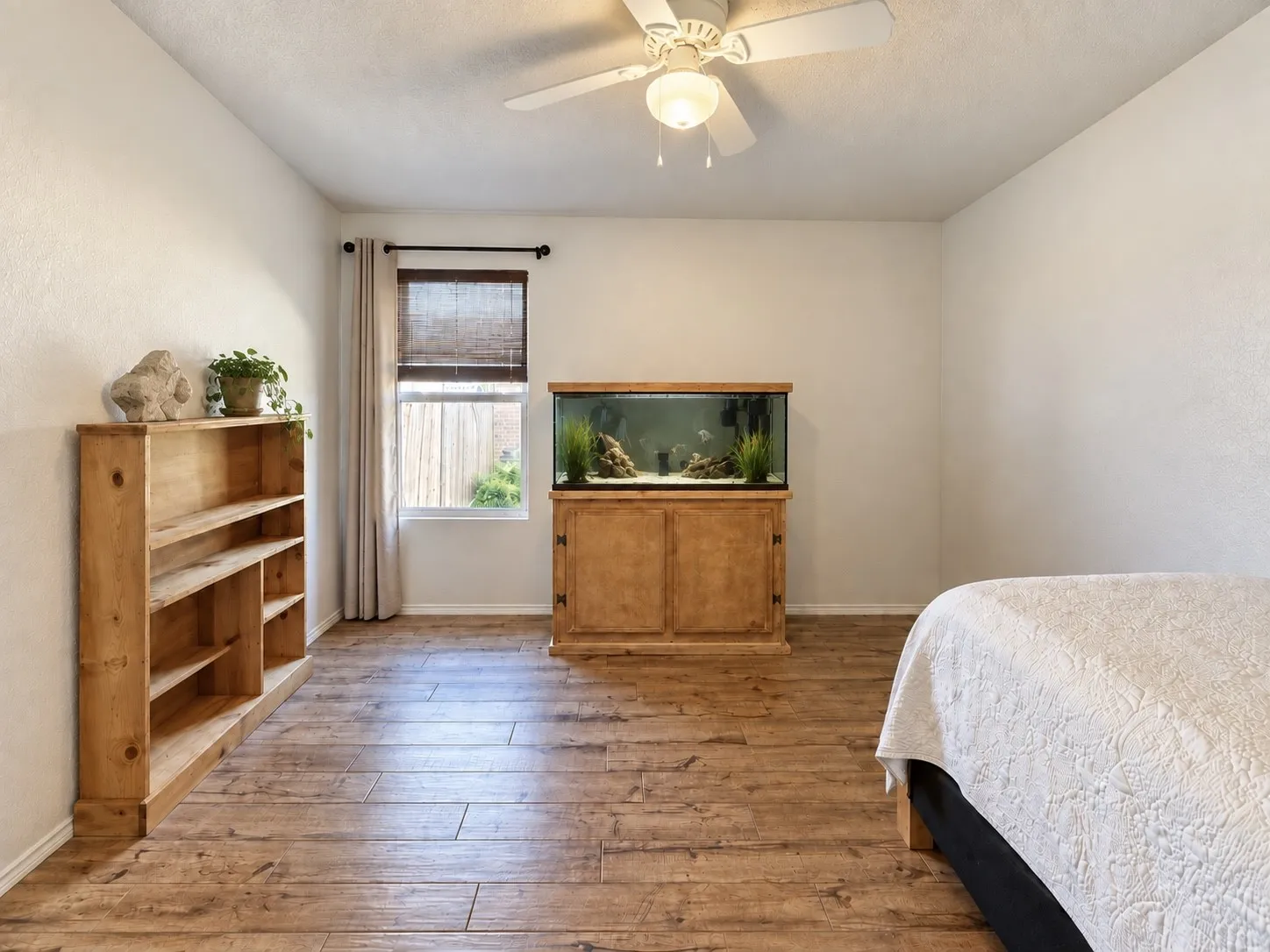 Single Family Residence For Sale in Denton County , 2708 Vasey Oak Drive, Little Elm, Texas 75068, 3 Bedroom, 2 Bathroom, 2 Garage spaces, 1,892 Sqft, built in 2002, mls#21391341, Real Estate Agent in Little Elm, Homes For Sale in Denton county, Homes For Sale in Little Elm, Realtor in Little Elm Texas, Real Estate Brokerage Independent Realty Texas, Luminita Cordes Realtor