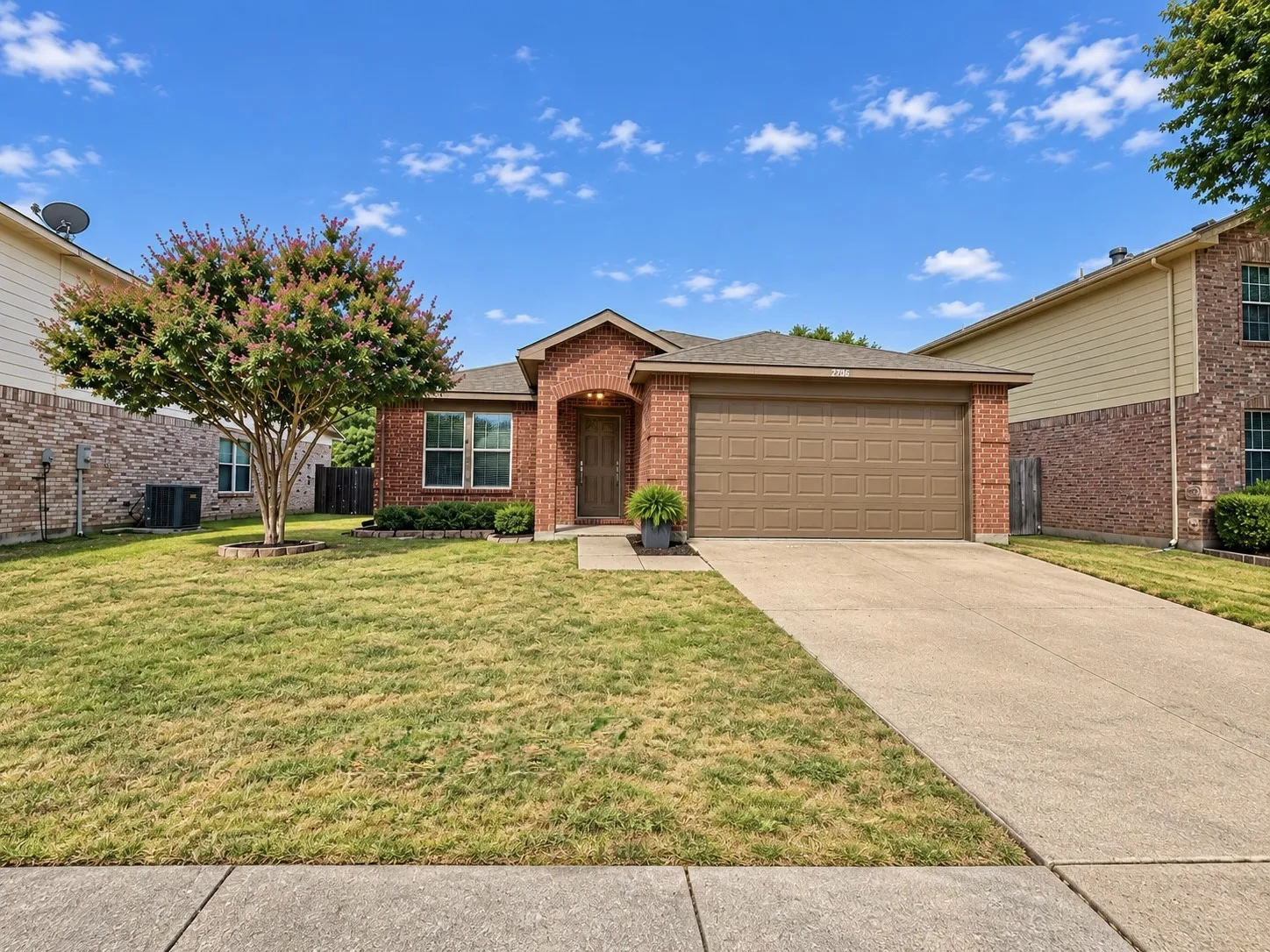 Single Family Residence For Sale in Denton County , 2708 Vasey Oak Drive, Little Elm, Texas 75068, 3 Bedroom, 2 Bathroom, 2 Garage spaces, 1,892 Sqft, built in 2002, mls#21391341, Real Estate Agent in Little Elm, Homes For Sale in Denton county, Homes For Sale in Little Elm, Realtor in Little Elm Texas, Real Estate Brokerage Independent Realty Texas, Luminita Cordes Realtor