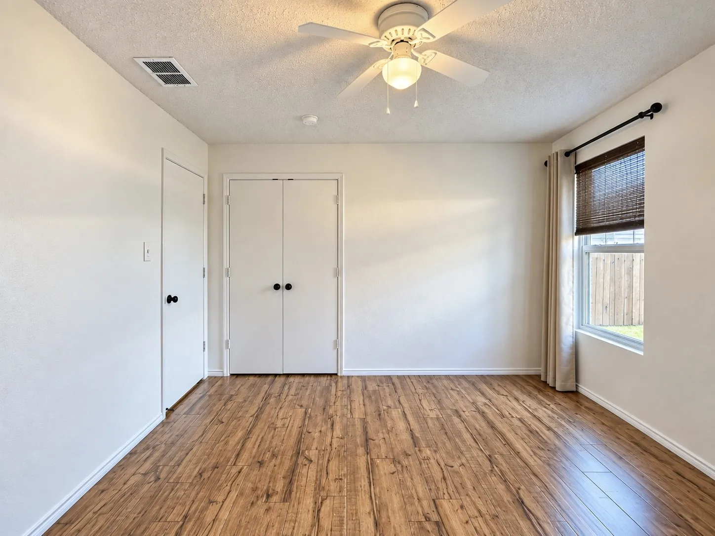 Single Family Residence For Sale in Denton County , 2708 Vasey Oak Drive, Little Elm, Texas 75068, 3 Bedroom, 2 Bathroom, 2 Garage spaces, 1,892 Sqft, built in 2002, mls#21391341, Real Estate Agent in Little Elm, Homes For Sale in Denton county, Homes For Sale in Little Elm, Realtor in Little Elm Texas, Real Estate Brokerage Independent Realty Texas, Luminita Cordes Realtor