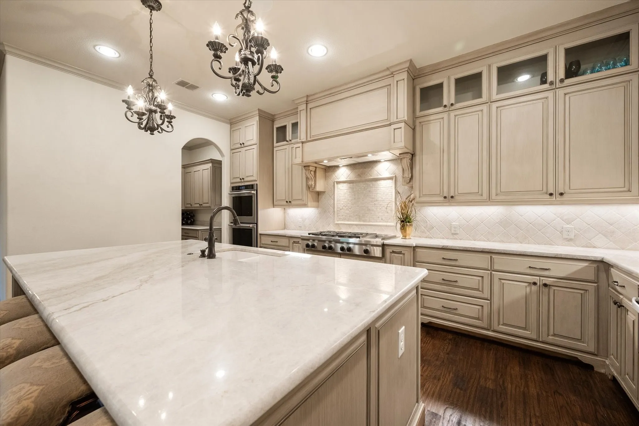 Single Family Residence For Sale in Tarrant County , 7 Mills Court, Mansfield, Texas 76063, 3 Bedroom, 2 Bathroom, 2 Garage spaces, 1,777 Sqft, built in 1989, mls#21389722, Real Estate Agent in Mansfield, Homes For Sale in Tarrant county, Homes For Sale in Mansfield, Realtor in Mansfield Texas, Real Estate Brokerage Independent Realty Texas, Luminita Cordes Realtor