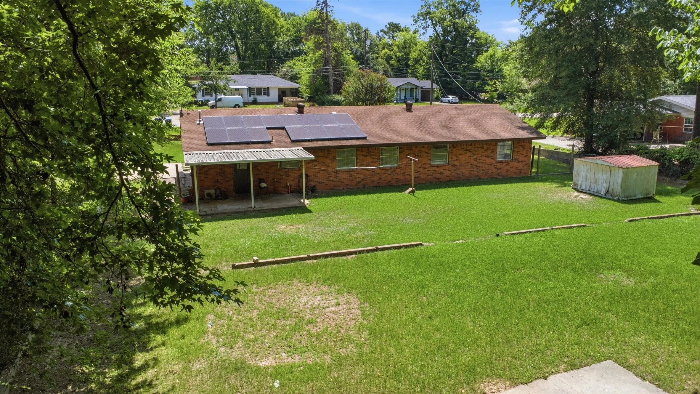 Single Family Residence For Rent in Gregg County , 801 Stewart Street, Longview, Texas 75604, 3 Bedroom, 2 Bathroom, Garage spaces, 1,447 Sqft, built in 1956, mls#21391347, Real Estate Agent in Longview, Homes For Rent in Gregg county, Homes For Rent in Longview, Realtor in Longview Texas, Real Estate Brokerage Independent Realty Texas, Luminita Cordes Realtor