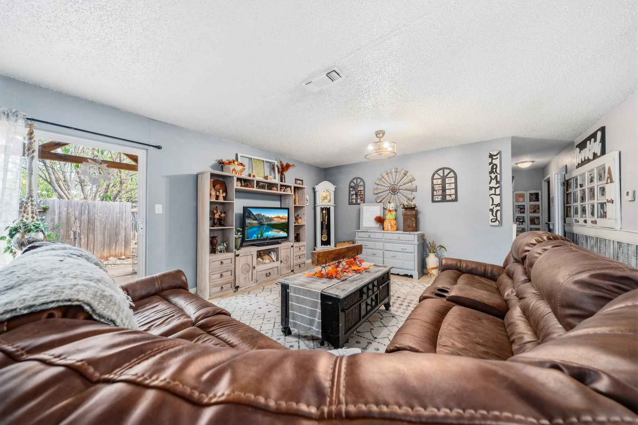 Single Family Residence For Sale in Hill County , 603 S Brazos Street, Whitney, Texas 76692, 4 Bedroom, 2 Bathroom, Garage spaces, 1,488 Sqft, built in 0, mls#21391267, Real Estate Agent in Whitney, Homes For Sale in Hill county, Homes For Sale in Whitney, Realtor in Whitney Texas, Real Estate Brokerage Independent Realty Texas, Luminita Cordes Realtor