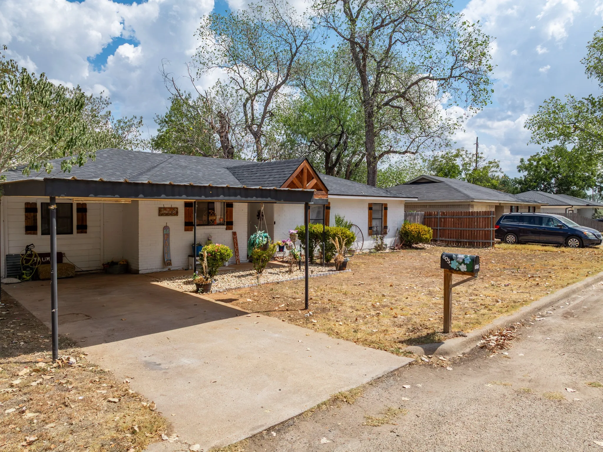 Single Family Residence For Sale in Hill County , 603 S Brazos Street, Whitney, Texas 76692, 4 Bedroom, 2 Bathroom, Garage spaces, 1,488 Sqft, built in 0, mls#21391267, Real Estate Agent in Whitney, Homes For Sale in Hill county, Homes For Sale in Whitney, Realtor in Whitney Texas, Real Estate Brokerage Independent Realty Texas, Luminita Cordes Realtor