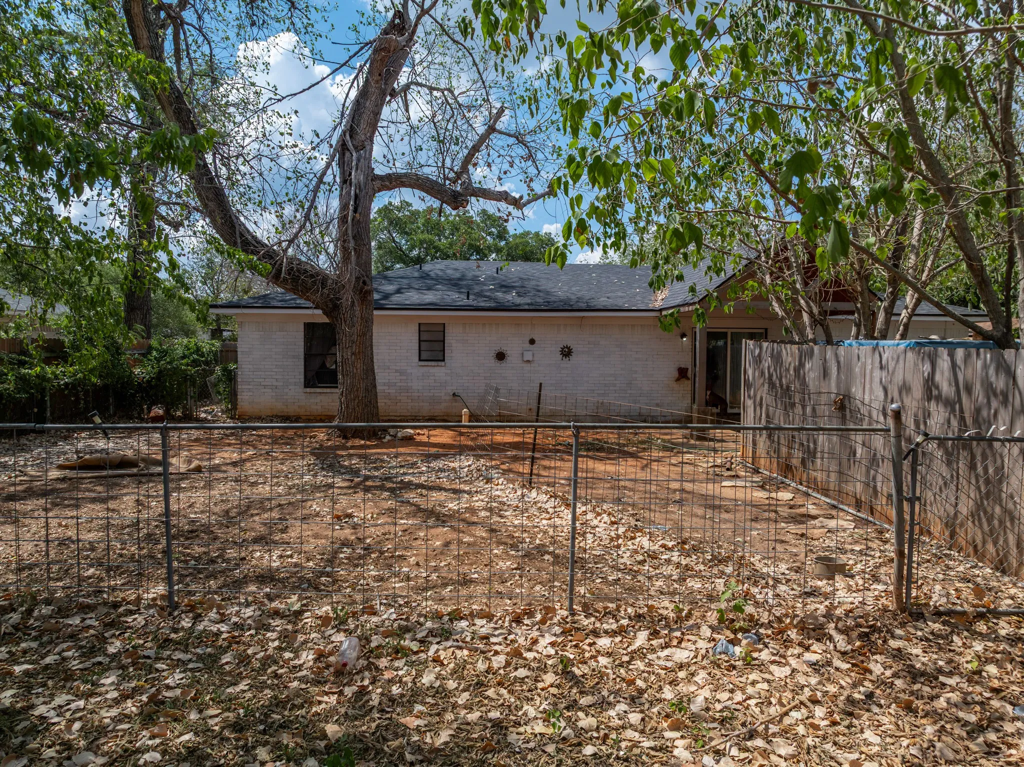 Single Family Residence For Sale in Hill County , 603 S Brazos Street, Whitney, Texas 76692, 4 Bedroom, 2 Bathroom, Garage spaces, 1,488 Sqft, built in 0, mls#21391267, Real Estate Agent in Whitney, Homes For Sale in Hill county, Homes For Sale in Whitney, Realtor in Whitney Texas, Real Estate Brokerage Independent Realty Texas, Luminita Cordes Realtor