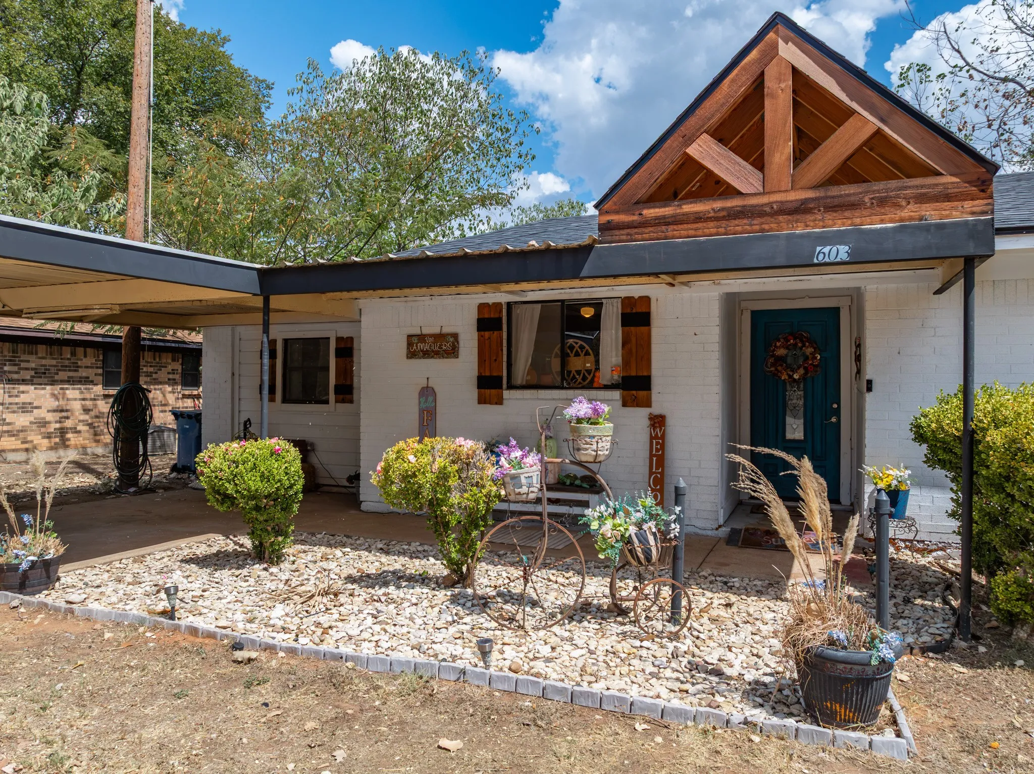 Single Family Residence For Sale in Hill County , 603 S Brazos Street, Whitney, Texas 76692, 4 Bedroom, 2 Bathroom, Garage spaces, 1,488 Sqft, built in 0, mls#21391267, Real Estate Agent in Whitney, Homes For Sale in Hill county, Homes For Sale in Whitney, Realtor in Whitney Texas, Real Estate Brokerage Independent Realty Texas, Luminita Cordes Realtor