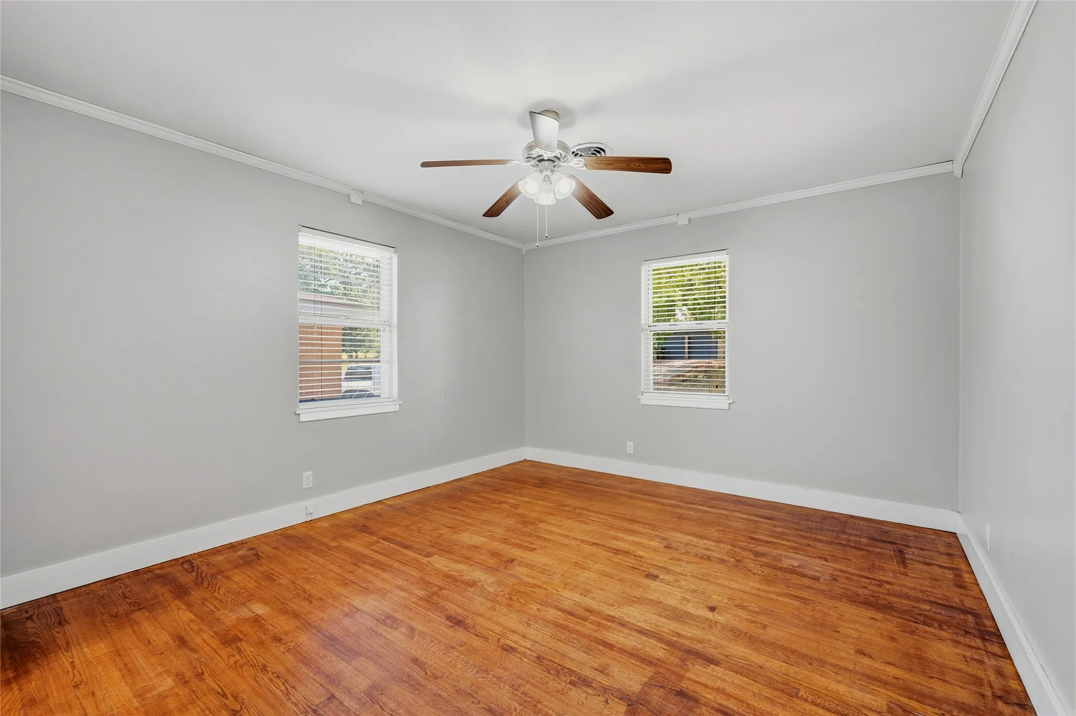 Single Family Residence For Sale in Grayson County , 1303 Lafayette Drive, Denison, Texas 75020, 3 Bedroom, 2 Bathroom, 2 Garage spaces, 1,352 Sqft, built in 1960, mls#21391354, Real Estate Agent in Denison, Homes For Sale in Grayson county, Homes For Sale in Denison, Realtor in Denison Texas, Real Estate Brokerage Independent Realty Texas, Luminita Cordes Realtor