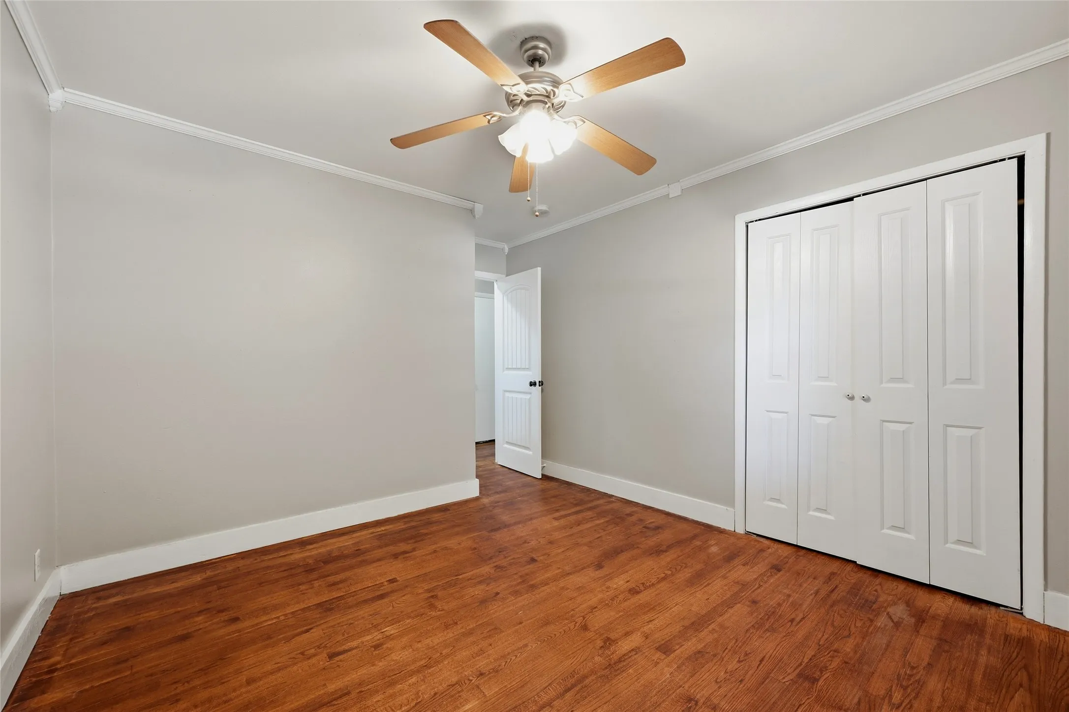 Single Family Residence For Sale in Grayson County , 1303 Lafayette Drive, Denison, Texas 75020, 3 Bedroom, 2 Bathroom, 2 Garage spaces, 1,352 Sqft, built in 1960, mls#21391354, Real Estate Agent in Denison, Homes For Sale in Grayson county, Homes For Sale in Denison, Realtor in Denison Texas, Real Estate Brokerage Independent Realty Texas, Luminita Cordes Realtor