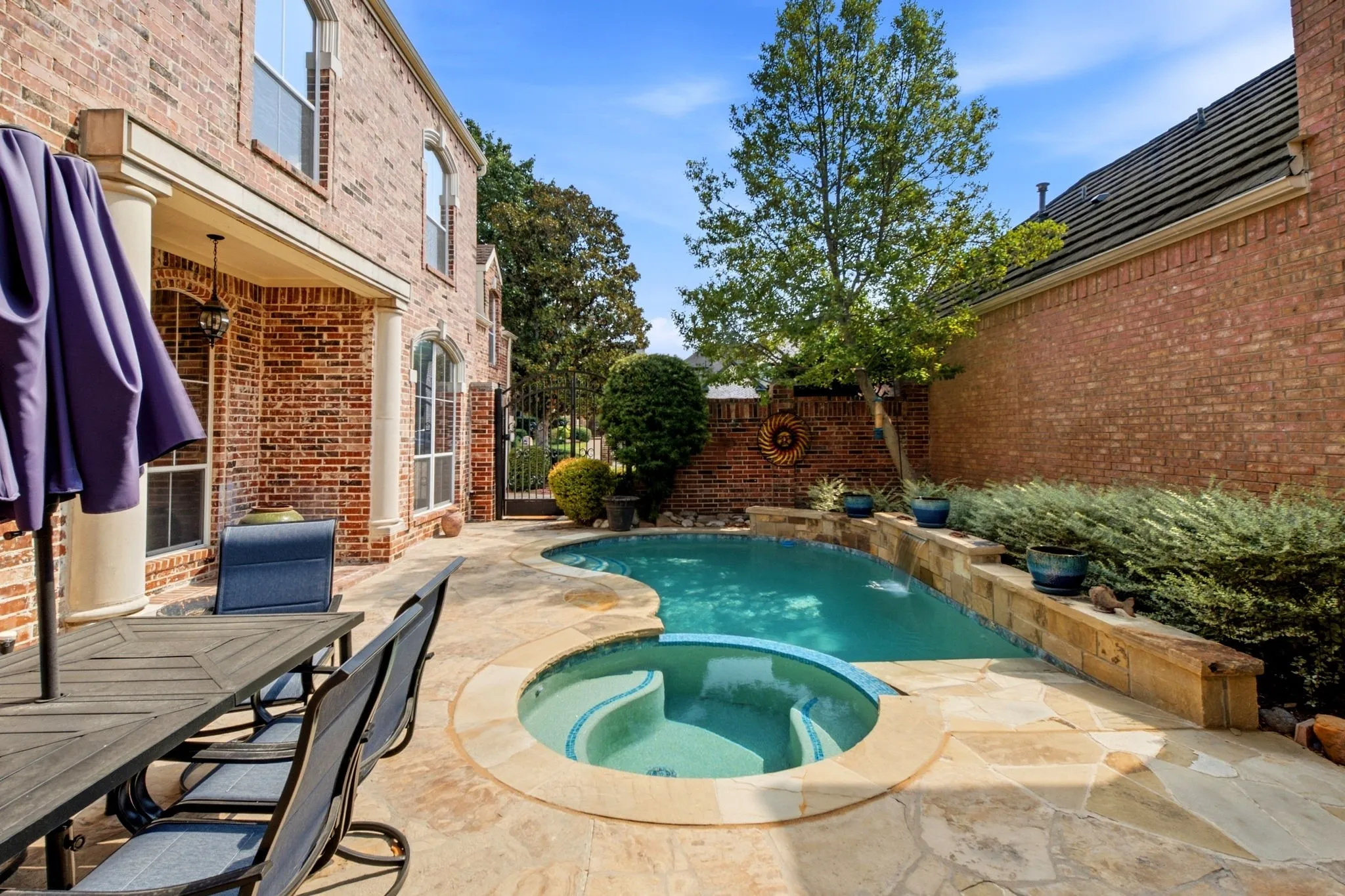Single Family Residence For Sale in Denton County , 2805 Prestonwood Drive, Plano, Texas 75093, 3 Bedroom, 3 Bathroom, 2 Garage spaces, 3,689 Sqft, built in 1998, mls#21390491, Real Estate Agent in Plano, Homes For Sale in Denton county, Homes For Sale in Plano, Realtor in Plano Texas, Real Estate Brokerage Independent Realty Texas, Luminita Cordes Realtor