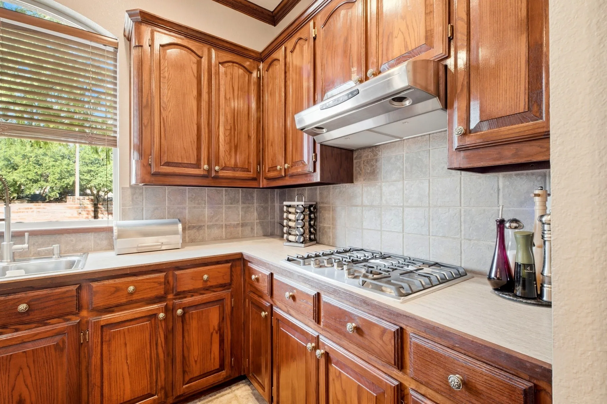 Single Family Residence For Sale in Denton County , 2805 Prestonwood Drive, Plano, Texas 75093, 3 Bedroom, 3 Bathroom, 2 Garage spaces, 3,689 Sqft, built in 1998, mls#21390491, Real Estate Agent in Plano, Homes For Sale in Denton county, Homes For Sale in Plano, Realtor in Plano Texas, Real Estate Brokerage Independent Realty Texas, Luminita Cordes Realtor