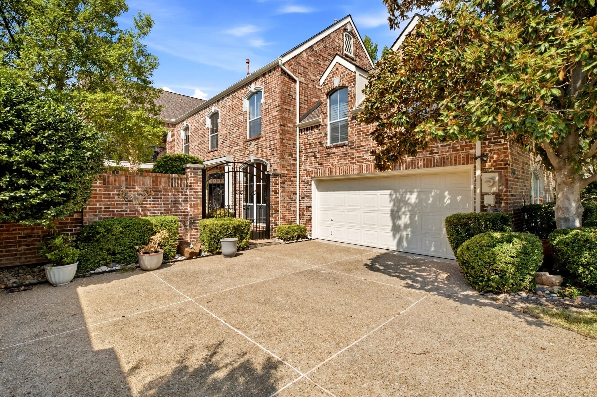 Single Family Residence For Sale in Denton County , 2805 Prestonwood Drive, Plano, Texas 75093, 3 Bedroom, 3 Bathroom, 2 Garage spaces, 3,689 Sqft, built in 1998, mls#21390491, Real Estate Agent in Plano, Homes For Sale in Denton county, Homes For Sale in Plano, Realtor in Plano Texas, Real Estate Brokerage Independent Realty Texas, Luminita Cordes Realtor