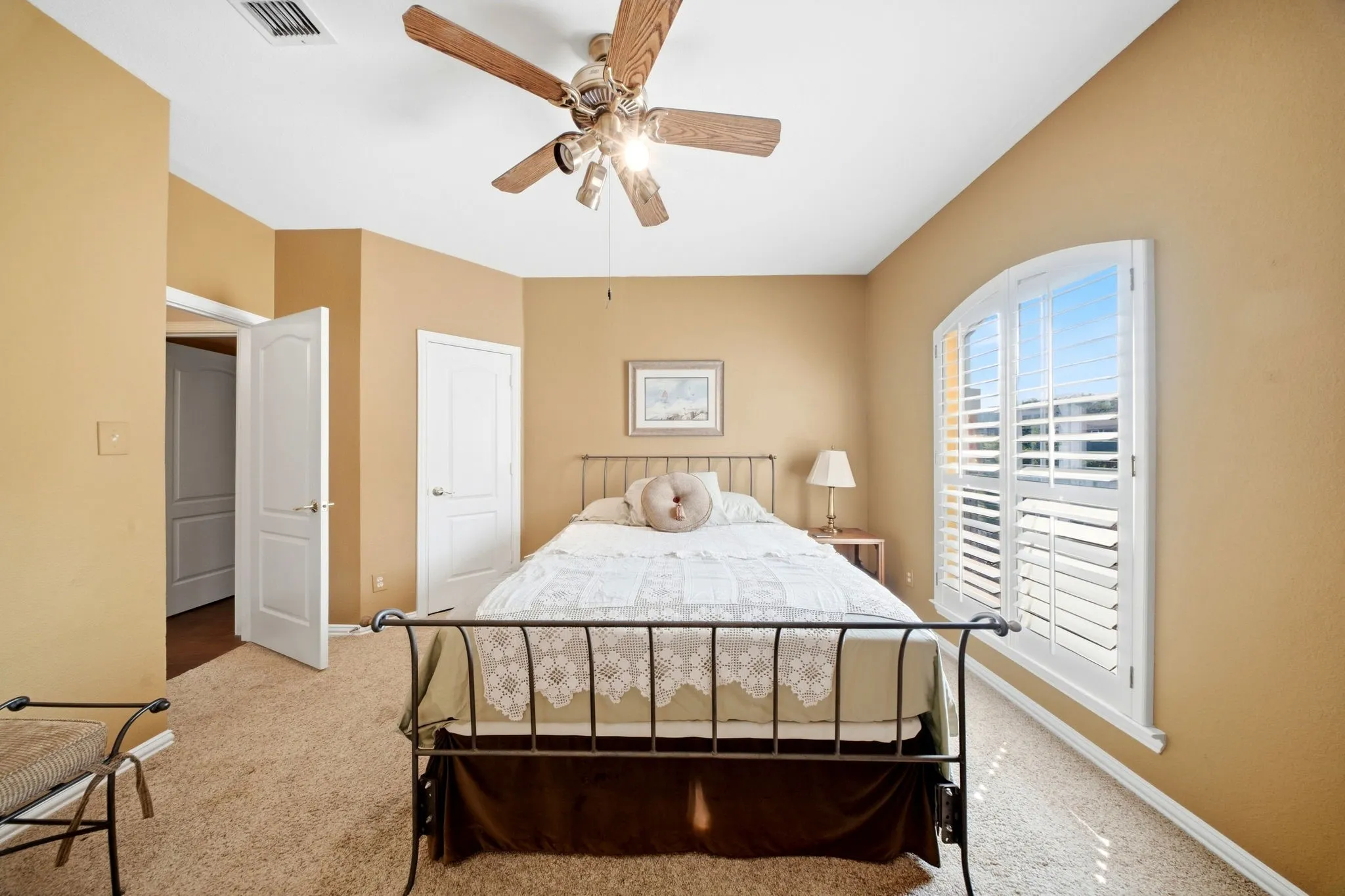 Single Family Residence For Sale in Denton County , 2805 Prestonwood Drive, Plano, Texas 75093, 3 Bedroom, 3 Bathroom, 2 Garage spaces, 3,689 Sqft, built in 1998, mls#21390491, Real Estate Agent in Plano, Homes For Sale in Denton county, Homes For Sale in Plano, Realtor in Plano Texas, Real Estate Brokerage Independent Realty Texas, Luminita Cordes Realtor
