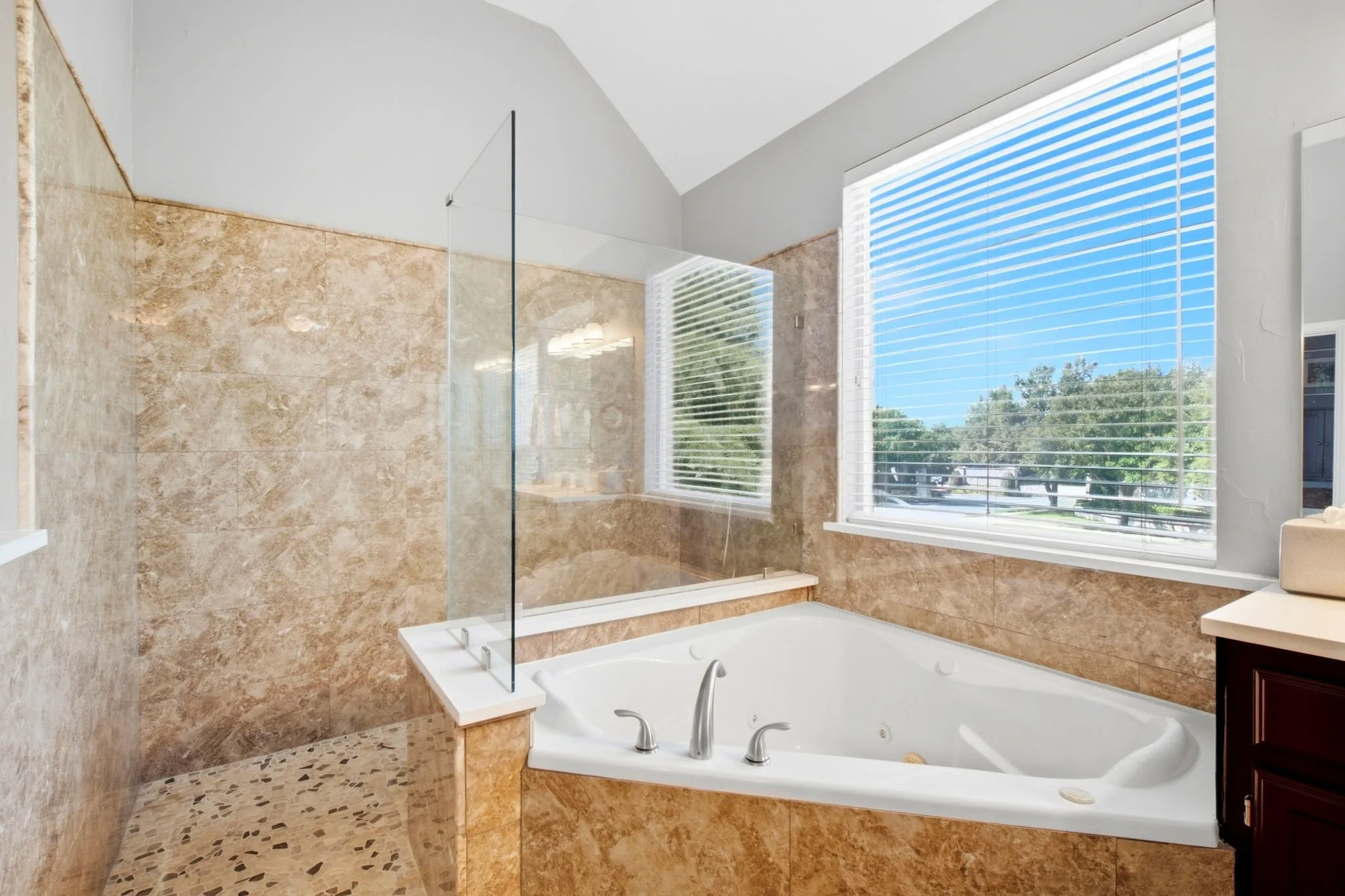 Single Family Residence For Sale in Denton County , 2805 Prestonwood Drive, Plano, Texas 75093, 3 Bedroom, 3 Bathroom, 2 Garage spaces, 3,689 Sqft, built in 1998, mls#21390491, Real Estate Agent in Plano, Homes For Sale in Denton county, Homes For Sale in Plano, Realtor in Plano Texas, Real Estate Brokerage Independent Realty Texas, Luminita Cordes Realtor
