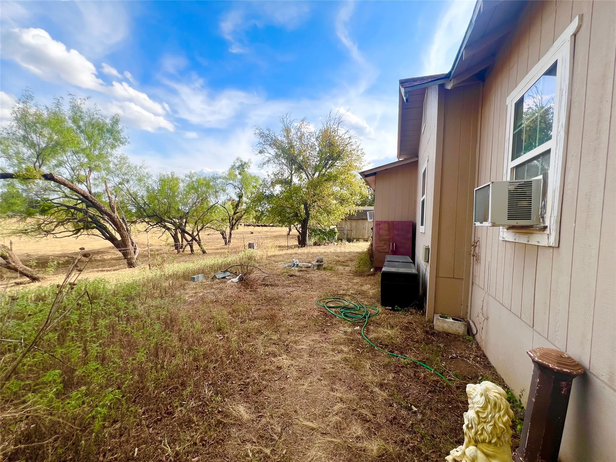 Single Family Residence For Sale in Brown County , 211 Lucas Drive, Early, Texas 76802, 3 Bedroom, 1 Bathroom, Garage spaces, 1,646 Sqft, built in 0, mls#21391322, Real Estate Agent in Early, Homes For Sale in Brown county, Homes For Sale in Early, Realtor in Early Texas, Real Estate Brokerage Independent Realty Texas, Luminita Cordes Realtor