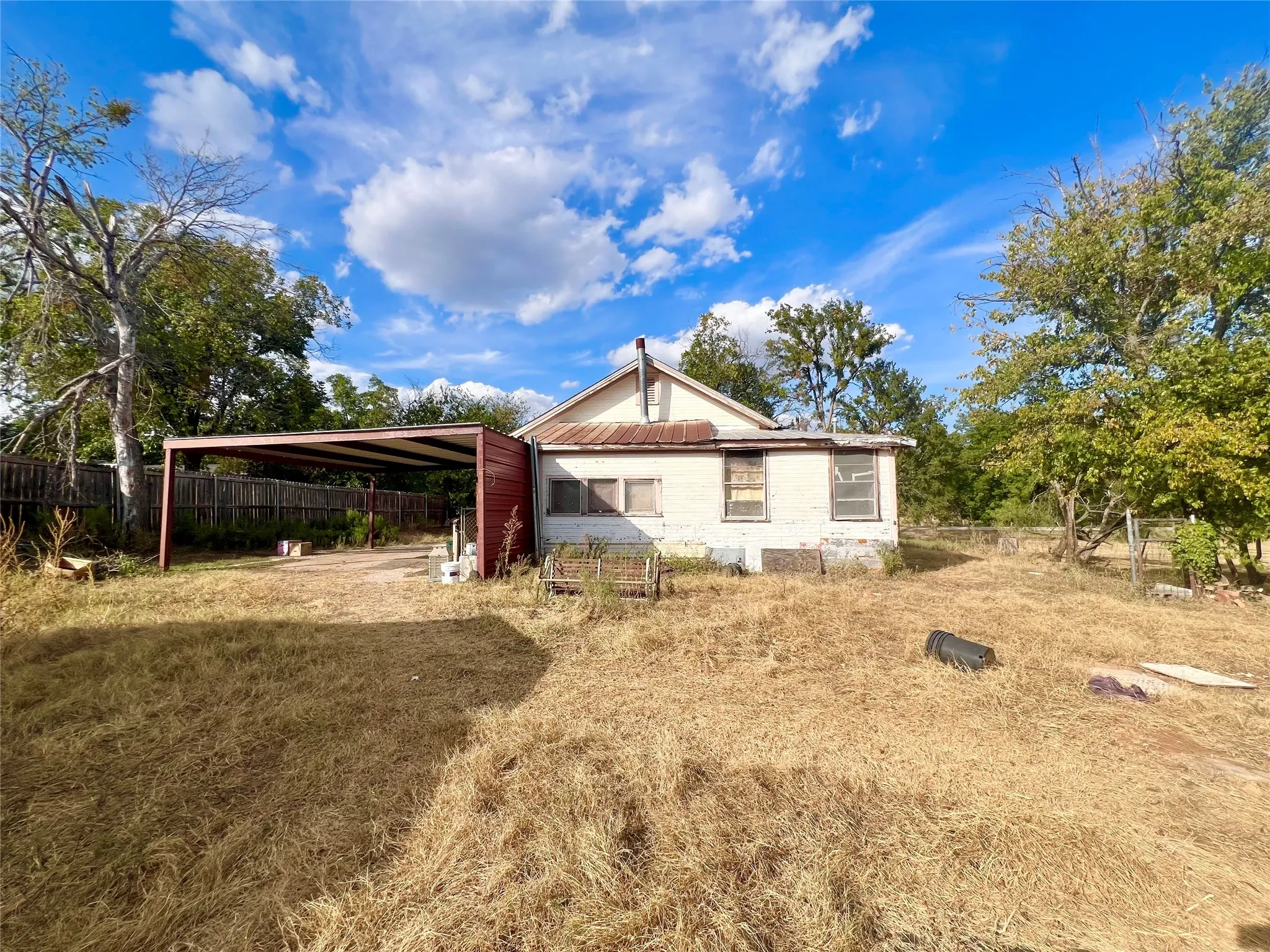 Single Family Residence For Sale in Brown County , 211 Lucas Drive, Early, Texas 76802, 3 Bedroom, 1 Bathroom, Garage spaces, 1,646 Sqft, built in 0, mls#21391322, Real Estate Agent in Early, Homes For Sale in Brown county, Homes For Sale in Early, Realtor in Early Texas, Real Estate Brokerage Independent Realty Texas, Luminita Cordes Realtor