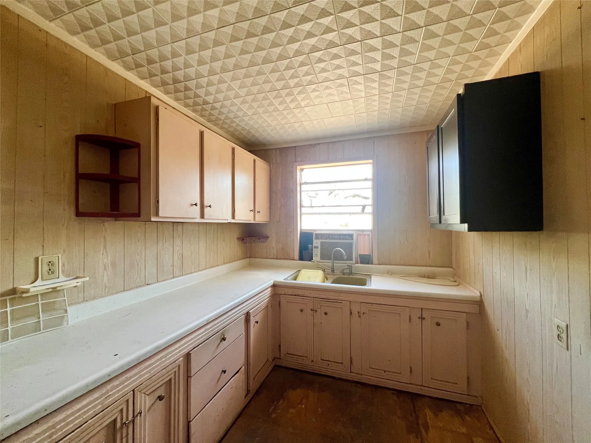 Single Family Residence For Sale in Brown County , 211 Lucas Drive, Early, Texas 76802, 3 Bedroom, 1 Bathroom, Garage spaces, 1,646 Sqft, built in 0, mls#21391322, Real Estate Agent in Early, Homes For Sale in Brown county, Homes For Sale in Early, Realtor in Early Texas, Real Estate Brokerage Independent Realty Texas, Luminita Cordes Realtor
