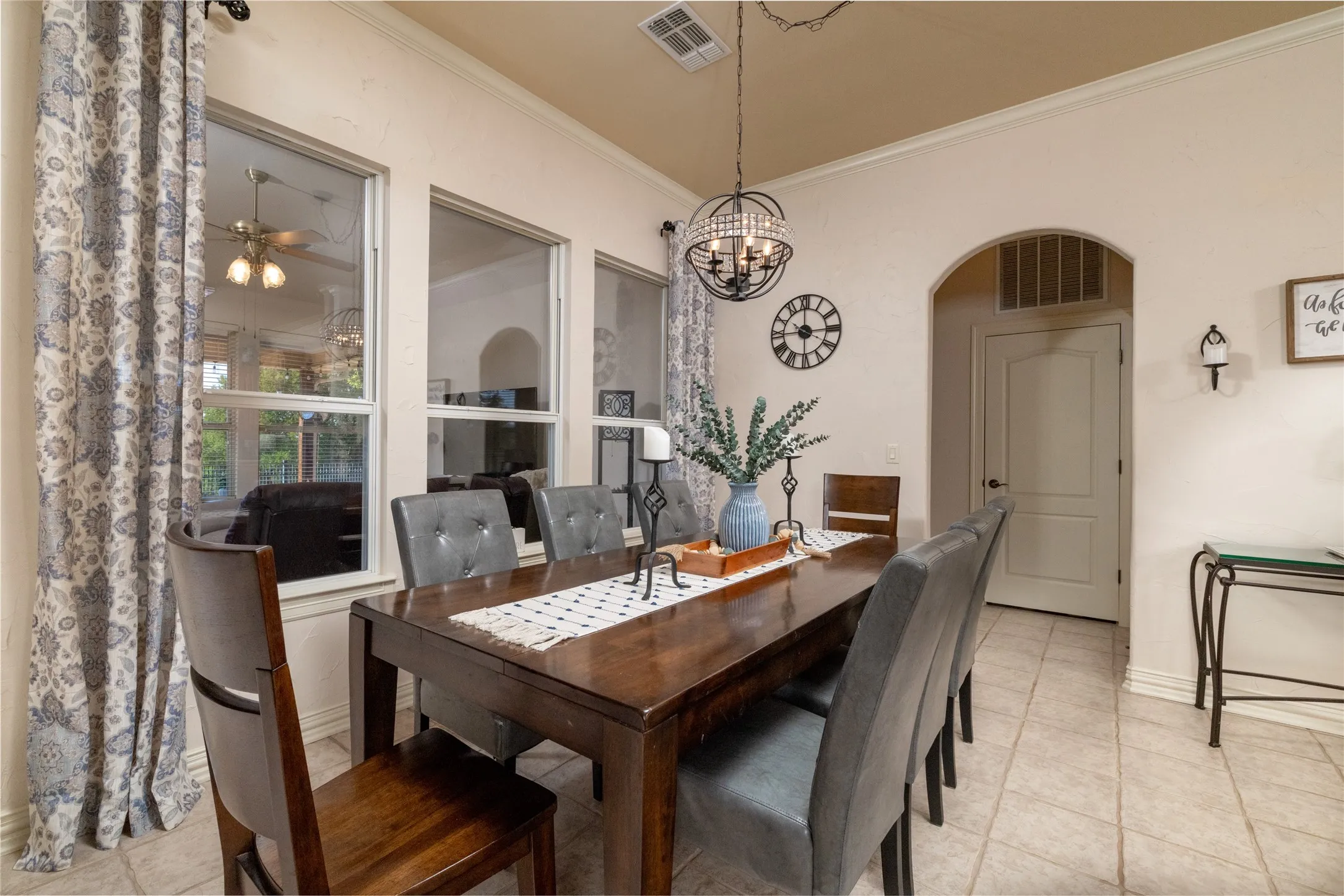 Single Family Residence For Sale in Wise County , 115 Lakeview Drive 1, Runaway Bay, Texas 76426, 3 Bedroom, 3 Bathroom, 2 Garage spaces, 2,744 Sqft, built in 2001, mls#21391232, Real Estate Agent in Runaway Bay, Homes For Sale in Wise county, Homes For Sale in Runaway Bay, Realtor in Runaway Bay Texas, Real Estate Brokerage Independent Realty Texas, Luminita Cordes Realtor