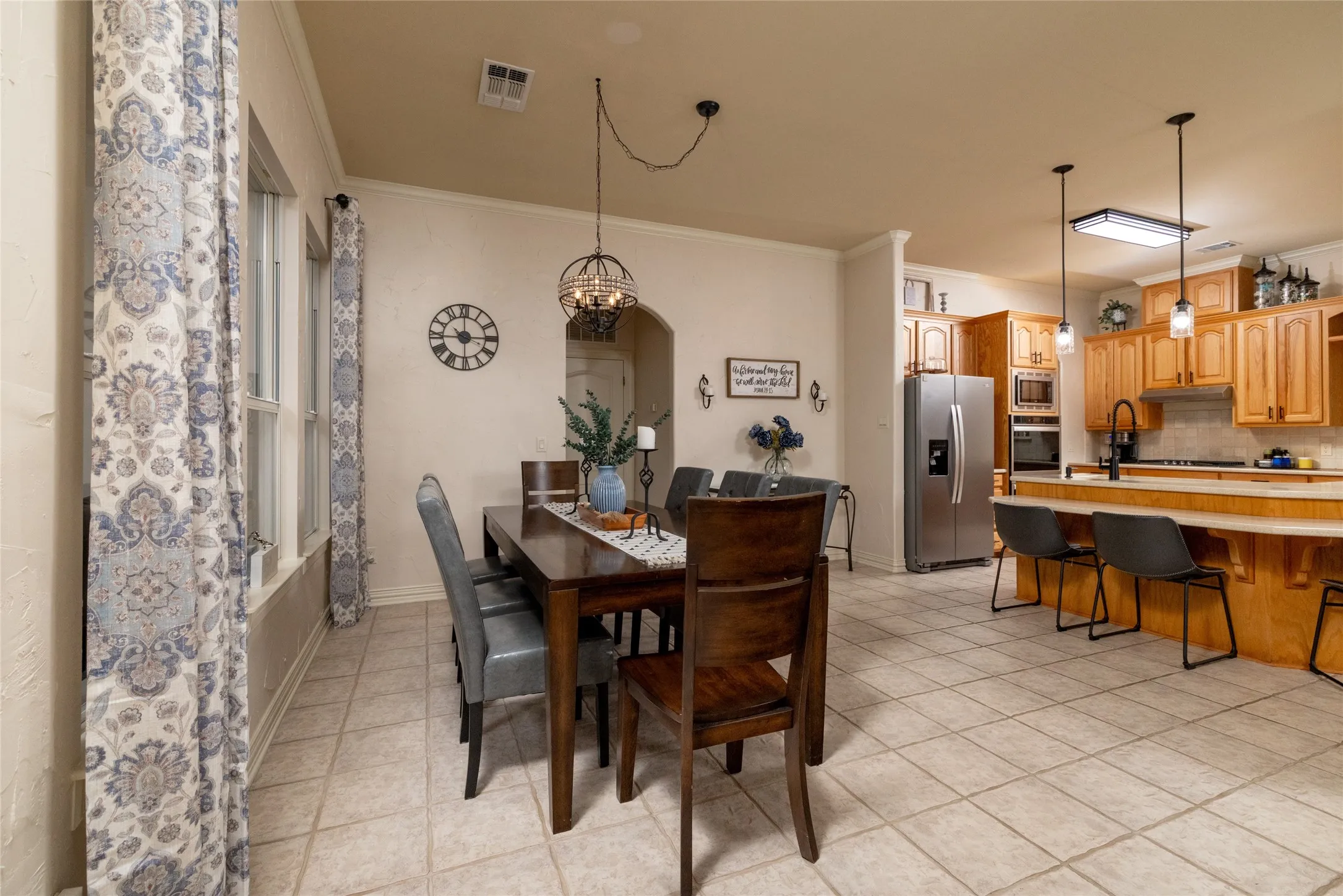 Single Family Residence For Sale in Wise County , 115 Lakeview Drive 1, Runaway Bay, Texas 76426, 3 Bedroom, 3 Bathroom, 2 Garage spaces, 2,744 Sqft, built in 2001, mls#21391232, Real Estate Agent in Runaway Bay, Homes For Sale in Wise county, Homes For Sale in Runaway Bay, Realtor in Runaway Bay Texas, Real Estate Brokerage Independent Realty Texas, Luminita Cordes Realtor