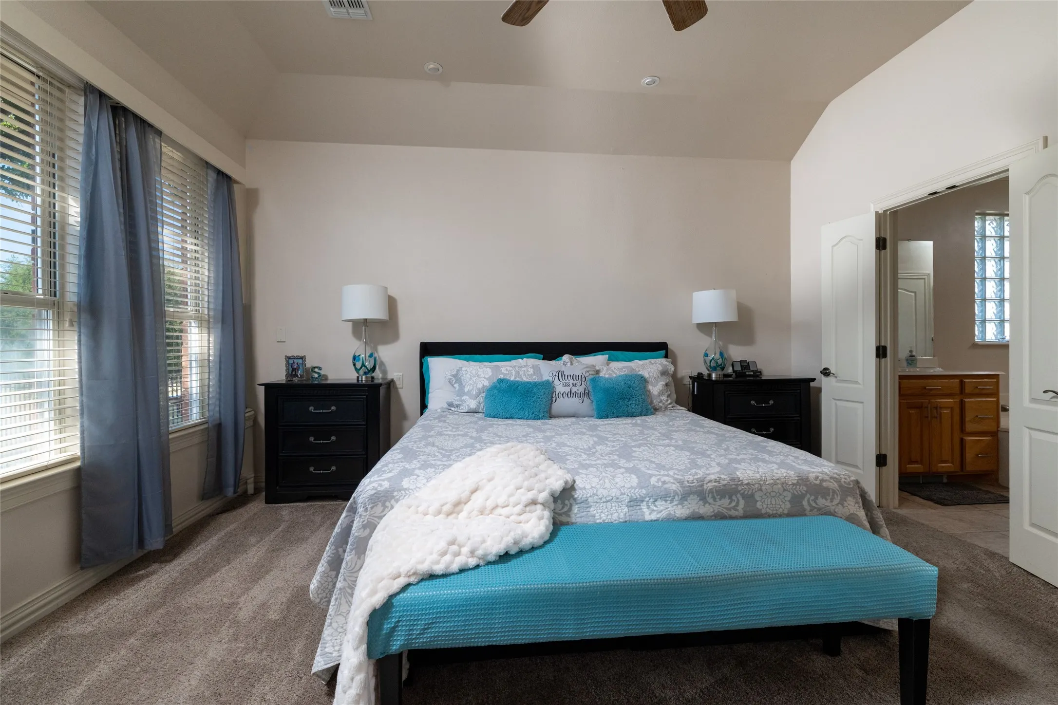Single Family Residence For Sale in Wise County , 115 Lakeview Drive 1, Runaway Bay, Texas 76426, 3 Bedroom, 3 Bathroom, 2 Garage spaces, 2,744 Sqft, built in 2001, mls#21391232, Real Estate Agent in Runaway Bay, Homes For Sale in Wise county, Homes For Sale in Runaway Bay, Realtor in Runaway Bay Texas, Real Estate Brokerage Independent Realty Texas, Luminita Cordes Realtor