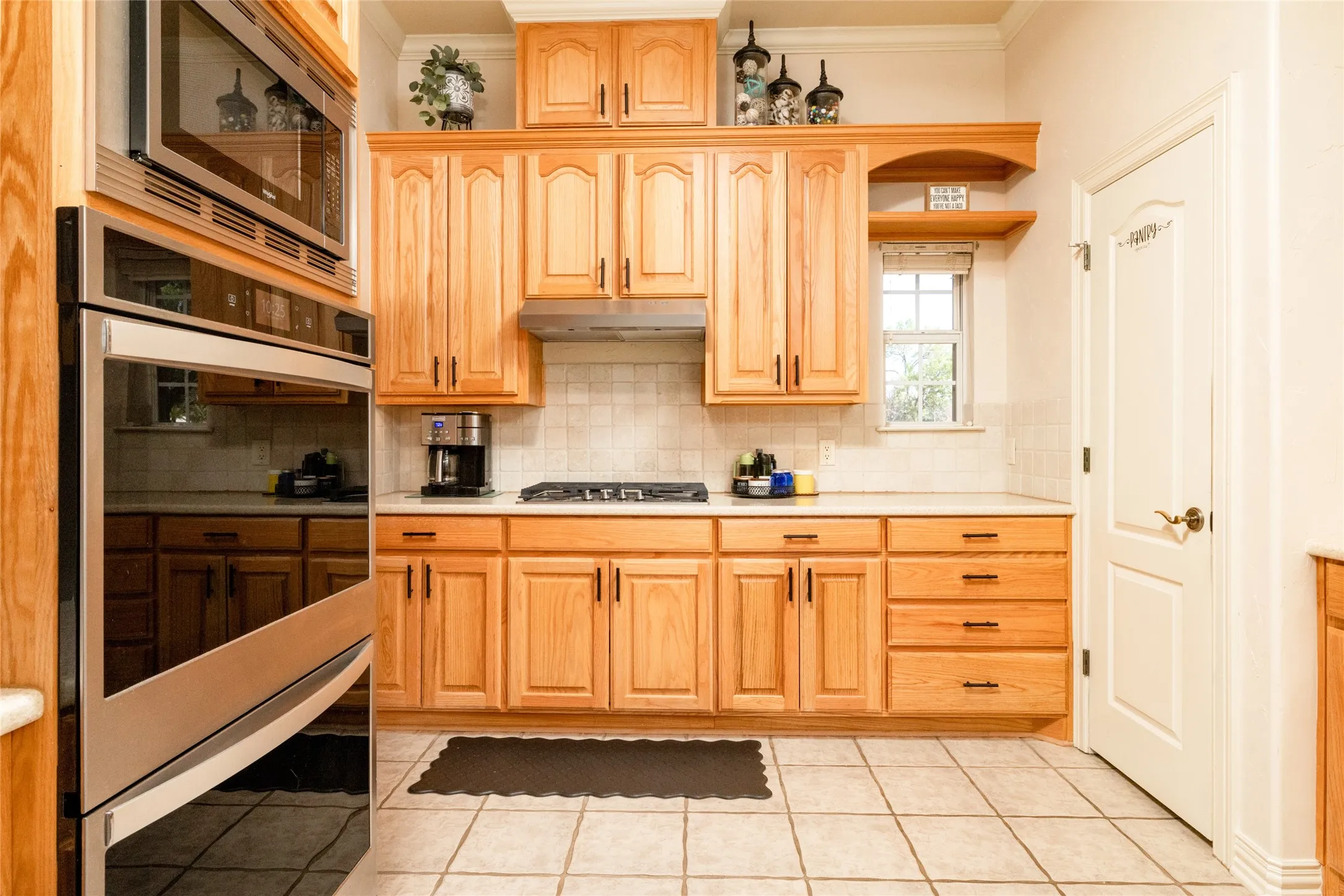 Single Family Residence For Sale in Wise County , 115 Lakeview Drive 1, Runaway Bay, Texas 76426, 3 Bedroom, 3 Bathroom, 2 Garage spaces, 2,744 Sqft, built in 2001, mls#21391232, Real Estate Agent in Runaway Bay, Homes For Sale in Wise county, Homes For Sale in Runaway Bay, Realtor in Runaway Bay Texas, Real Estate Brokerage Independent Realty Texas, Luminita Cordes Realtor
