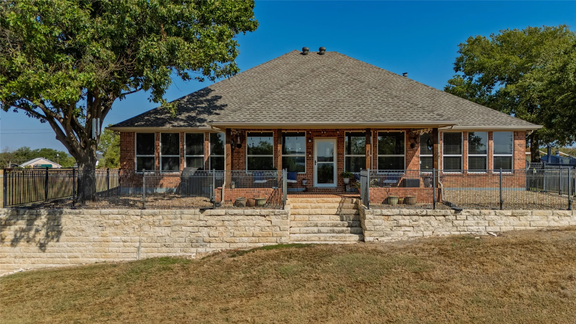 Single Family Residence For Sale in Wise County , 115 Lakeview Drive 1, Runaway Bay, Texas 76426, 3 Bedroom, 3 Bathroom, 2 Garage spaces, 2,744 Sqft, built in 2001, mls#21391232, Real Estate Agent in Runaway Bay, Homes For Sale in Wise county, Homes For Sale in Runaway Bay, Realtor in Runaway Bay Texas, Real Estate Brokerage Independent Realty Texas, Luminita Cordes Realtor