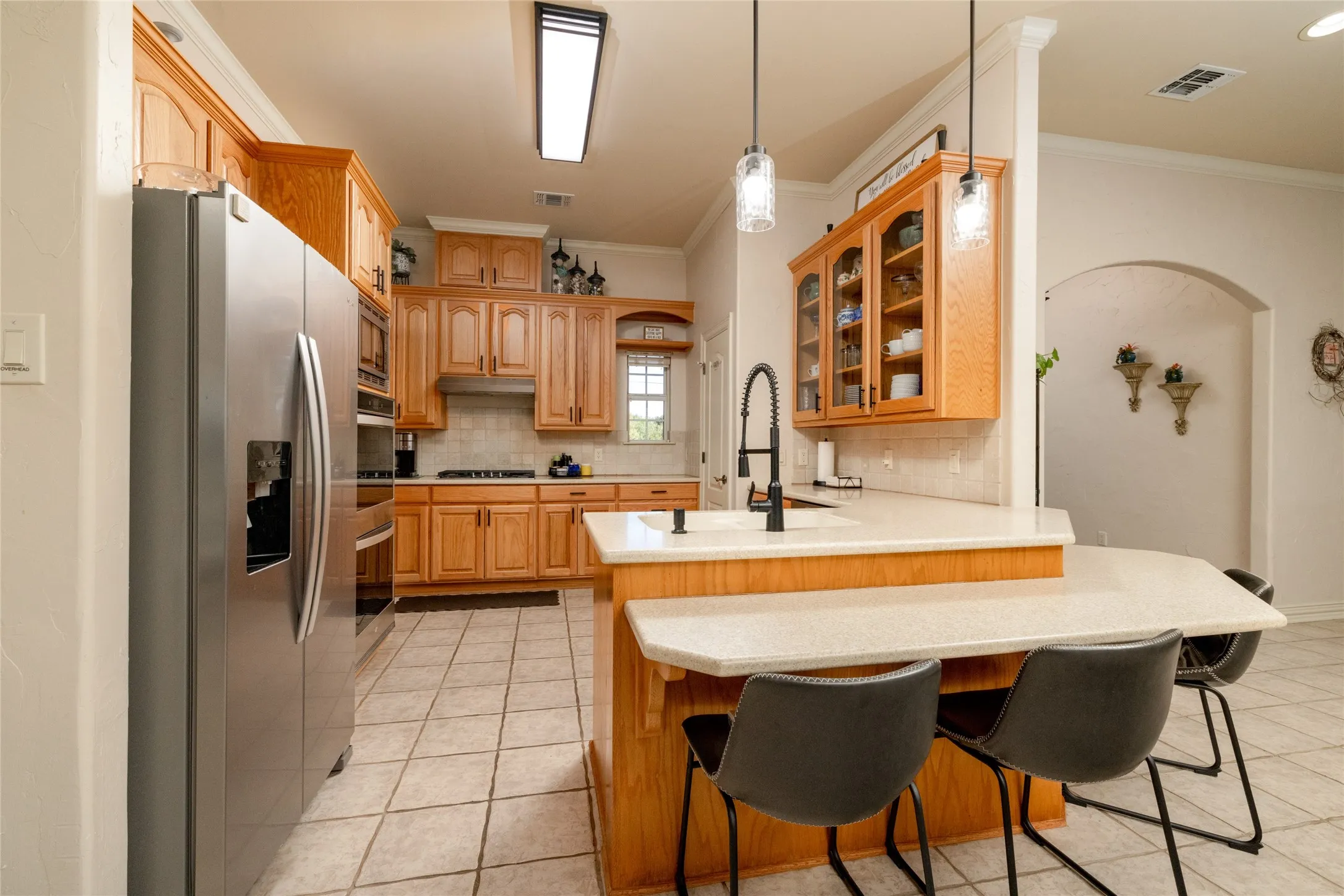 Single Family Residence For Sale in Wise County , 115 Lakeview Drive 1, Runaway Bay, Texas 76426, 3 Bedroom, 3 Bathroom, 2 Garage spaces, 2,744 Sqft, built in 2001, mls#21391232, Real Estate Agent in Runaway Bay, Homes For Sale in Wise county, Homes For Sale in Runaway Bay, Realtor in Runaway Bay Texas, Real Estate Brokerage Independent Realty Texas, Luminita Cordes Realtor