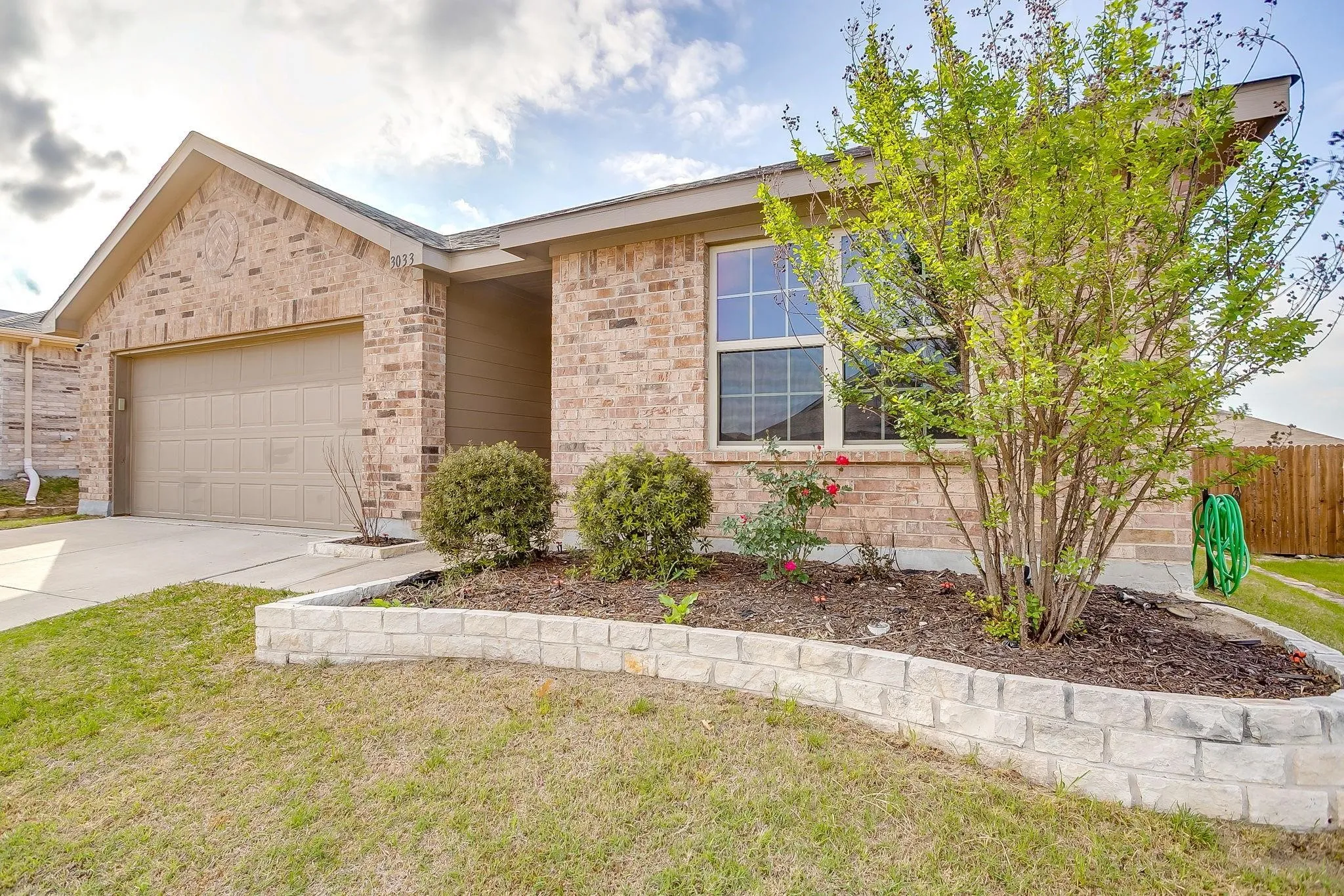 Single Family Residence For Sale in Tarrant County , 3033 Whitetail Chase Drive, Fort Worth, Texas 76108, 3 Bedroom, 2 Bathroom, 2 Garage spaces, 1,327 Sqft, built in 2019, mls#21385281, Real Estate Agent in Fort Worth, Homes For Sale in Tarrant county, Homes For Sale in Fort Worth, Realtor in Fort Worth Texas, Real Estate Brokerage Independent Realty Texas, Luminita Cordes Realtor