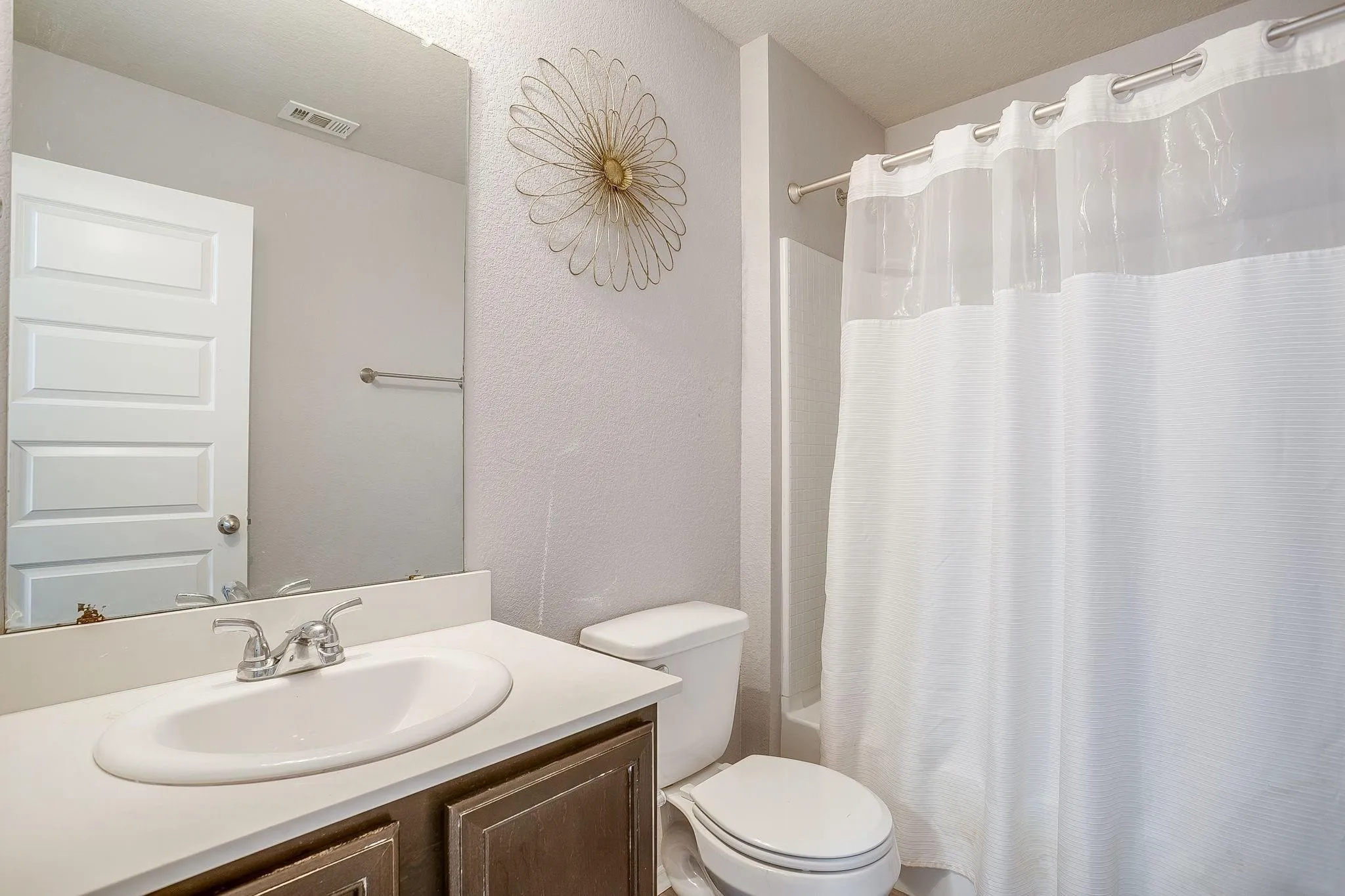 Single Family Residence For Sale in Tarrant County , 3033 Whitetail Chase Drive, Fort Worth, Texas 76108, 3 Bedroom, 2 Bathroom, 2 Garage spaces, 1,327 Sqft, built in 2019, mls#21385281, Real Estate Agent in Fort Worth, Homes For Sale in Tarrant county, Homes For Sale in Fort Worth, Realtor in Fort Worth Texas, Real Estate Brokerage Independent Realty Texas, Luminita Cordes Realtor