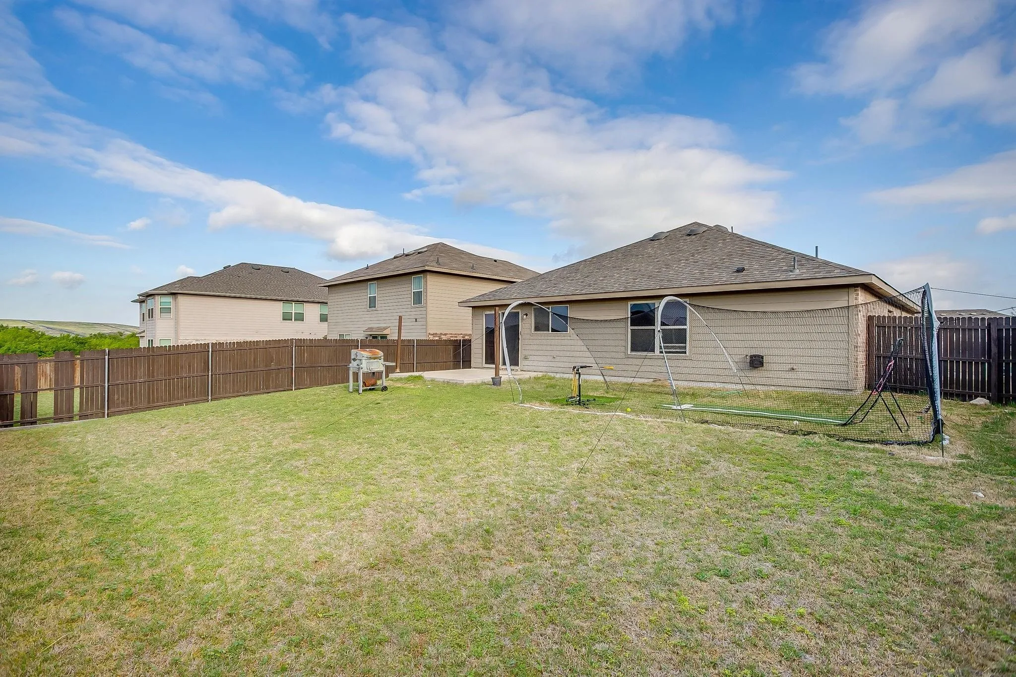 Single Family Residence For Sale in Tarrant County , 3033 Whitetail Chase Drive, Fort Worth, Texas 76108, 3 Bedroom, 2 Bathroom, 2 Garage spaces, 1,327 Sqft, built in 2019, mls#21385281, Real Estate Agent in Fort Worth, Homes For Sale in Tarrant county, Homes For Sale in Fort Worth, Realtor in Fort Worth Texas, Real Estate Brokerage Independent Realty Texas, Luminita Cordes Realtor