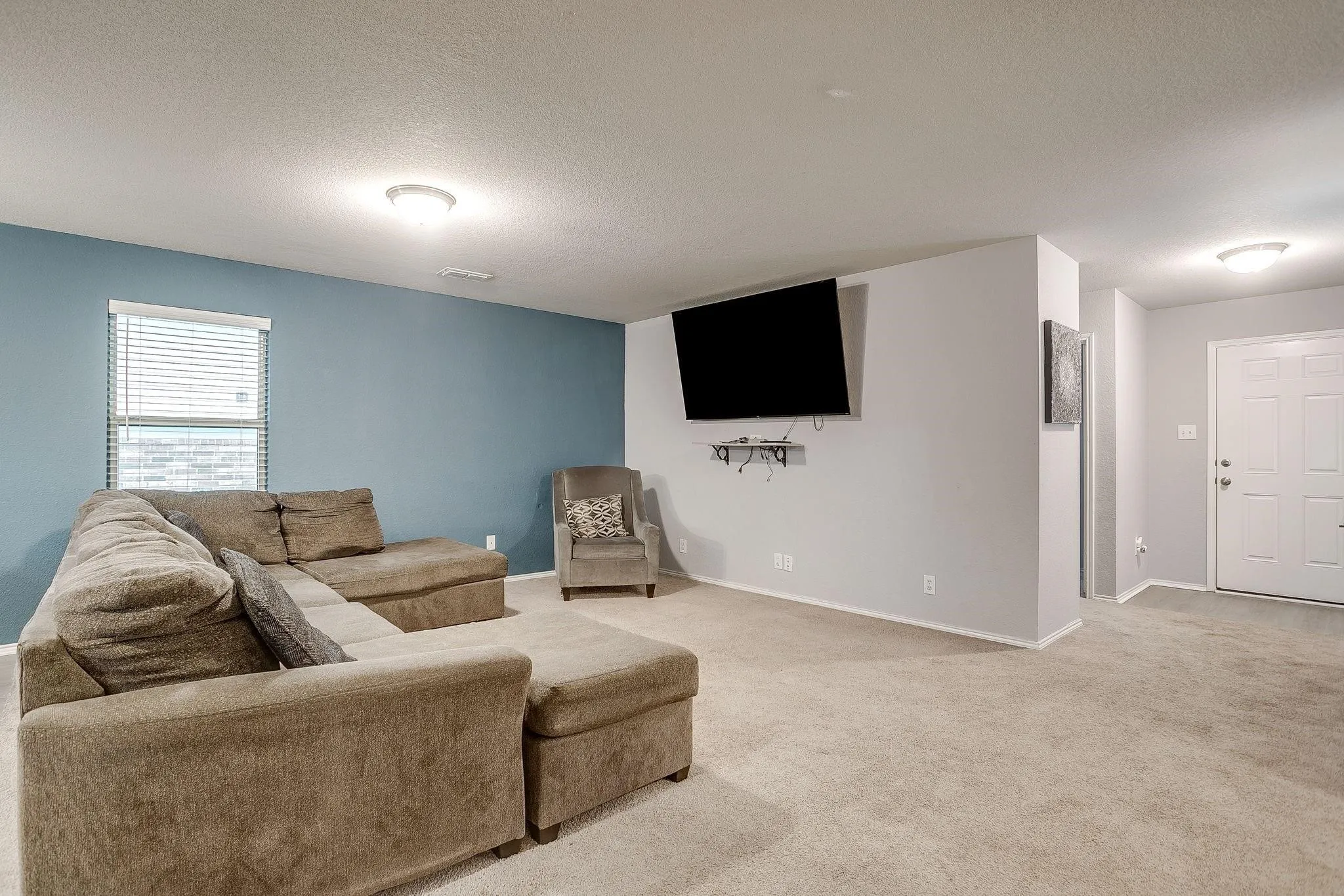 Single Family Residence For Sale in Tarrant County , 3033 Whitetail Chase Drive, Fort Worth, Texas 76108, 3 Bedroom, 2 Bathroom, 2 Garage spaces, 1,327 Sqft, built in 2019, mls#21385281, Real Estate Agent in Fort Worth, Homes For Sale in Tarrant county, Homes For Sale in Fort Worth, Realtor in Fort Worth Texas, Real Estate Brokerage Independent Realty Texas, Luminita Cordes Realtor