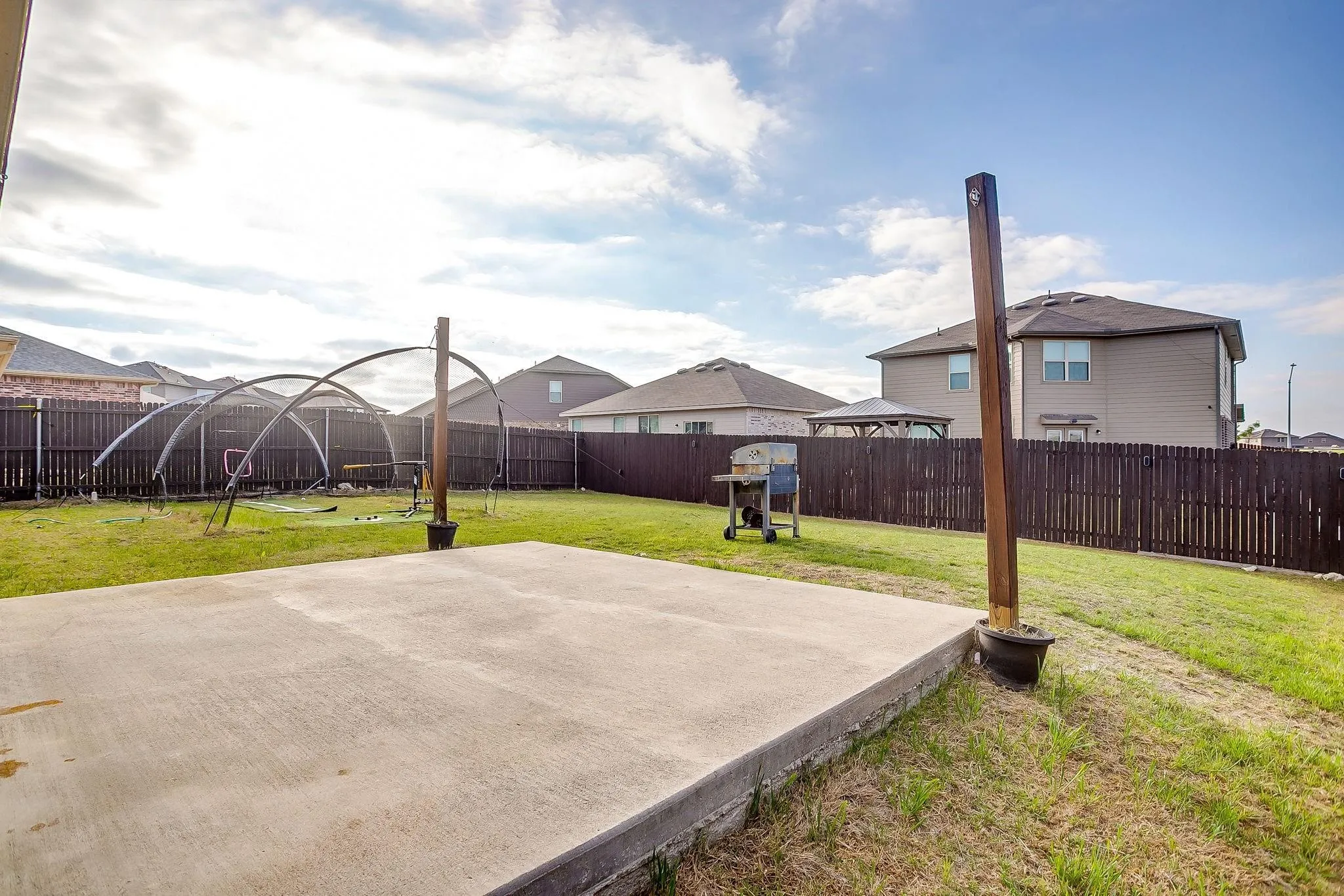 Single Family Residence For Sale in Tarrant County , 3033 Whitetail Chase Drive, Fort Worth, Texas 76108, 3 Bedroom, 2 Bathroom, 2 Garage spaces, 1,327 Sqft, built in 2019, mls#21385281, Real Estate Agent in Fort Worth, Homes For Sale in Tarrant county, Homes For Sale in Fort Worth, Realtor in Fort Worth Texas, Real Estate Brokerage Independent Realty Texas, Luminita Cordes Realtor
