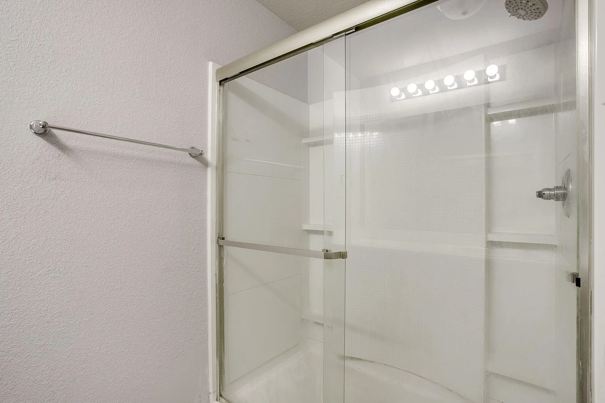 Single Family Residence For Sale in Tarrant County , 3033 Whitetail Chase Drive, Fort Worth, Texas 76108, 3 Bedroom, 2 Bathroom, 2 Garage spaces, 1,327 Sqft, built in 2019, mls#21385281, Real Estate Agent in Fort Worth, Homes For Sale in Tarrant county, Homes For Sale in Fort Worth, Realtor in Fort Worth Texas, Real Estate Brokerage Independent Realty Texas, Luminita Cordes Realtor