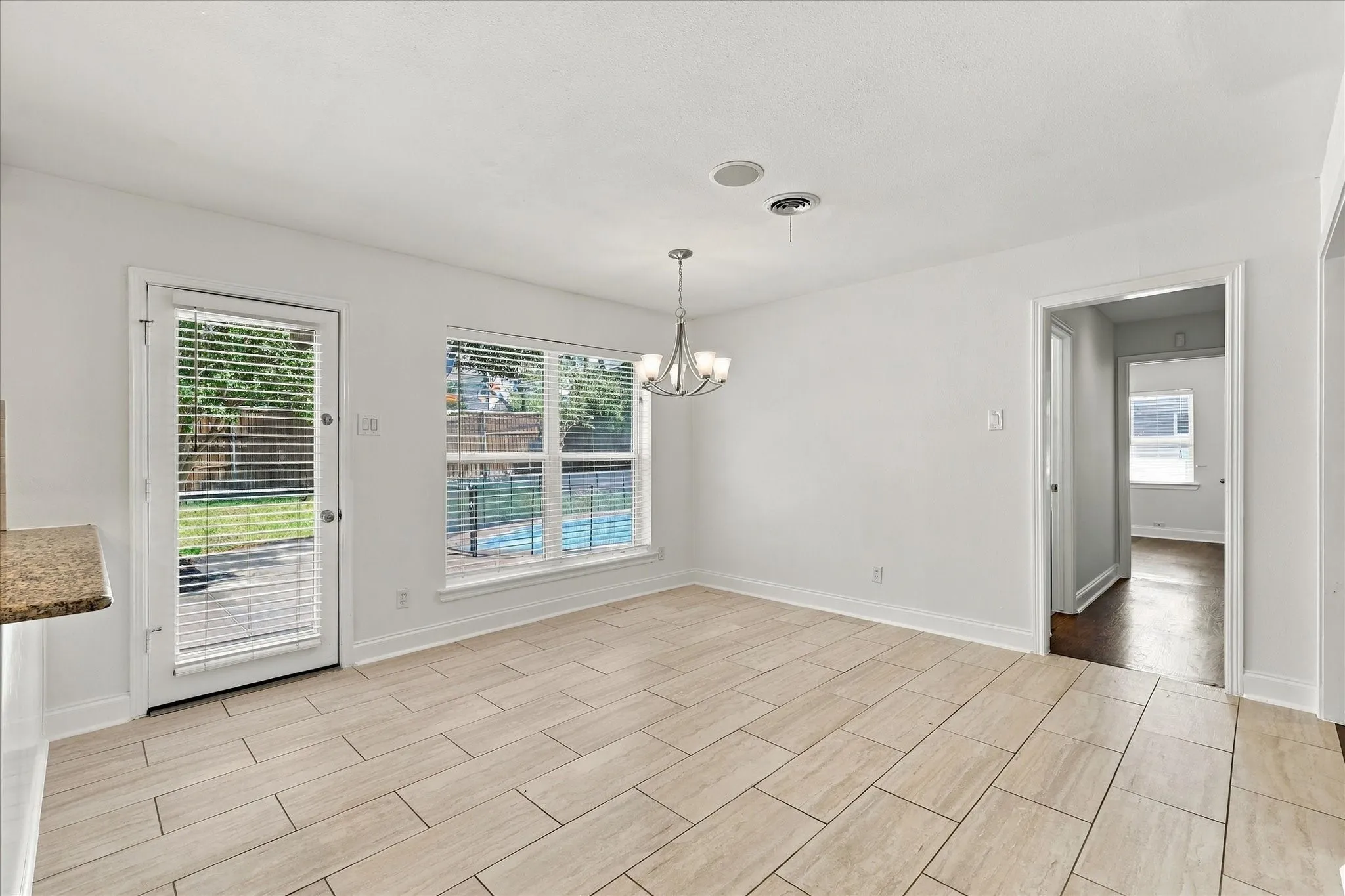 Single Family Residence For Sale in Dallas County , 8805 Westfield Drive, Dallas, Texas 75243, 3 Bedroom, 2 Bathroom, 2 Garage spaces, 1,388 Sqft, built in 1959, mls#21387227, Real Estate Agent in Dallas, Homes For Sale in Dallas county, Homes For Sale in Dallas, Realtor in Dallas Texas, Real Estate Brokerage Independent Realty Texas, Luminita Cordes Realtor