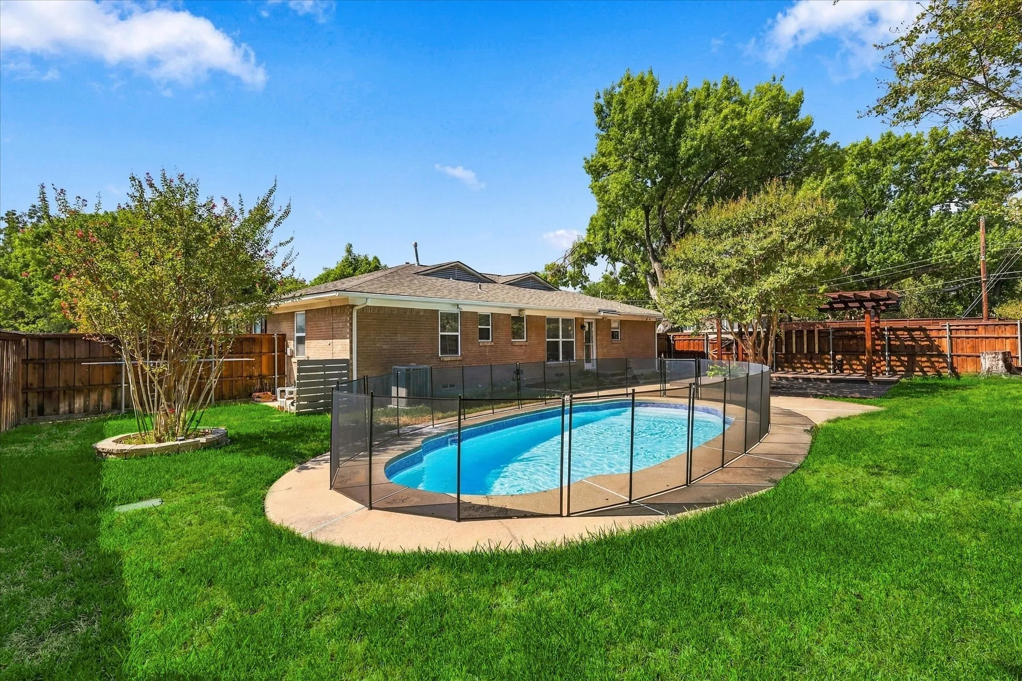 Single Family Residence For Sale in Dallas County , 8805 Westfield Drive, Dallas, Texas 75243, 3 Bedroom, 2 Bathroom, 2 Garage spaces, 1,388 Sqft, built in 1959, mls#21387227, Real Estate Agent in Dallas, Homes For Sale in Dallas county, Homes For Sale in Dallas, Realtor in Dallas Texas, Real Estate Brokerage Independent Realty Texas, Luminita Cordes Realtor