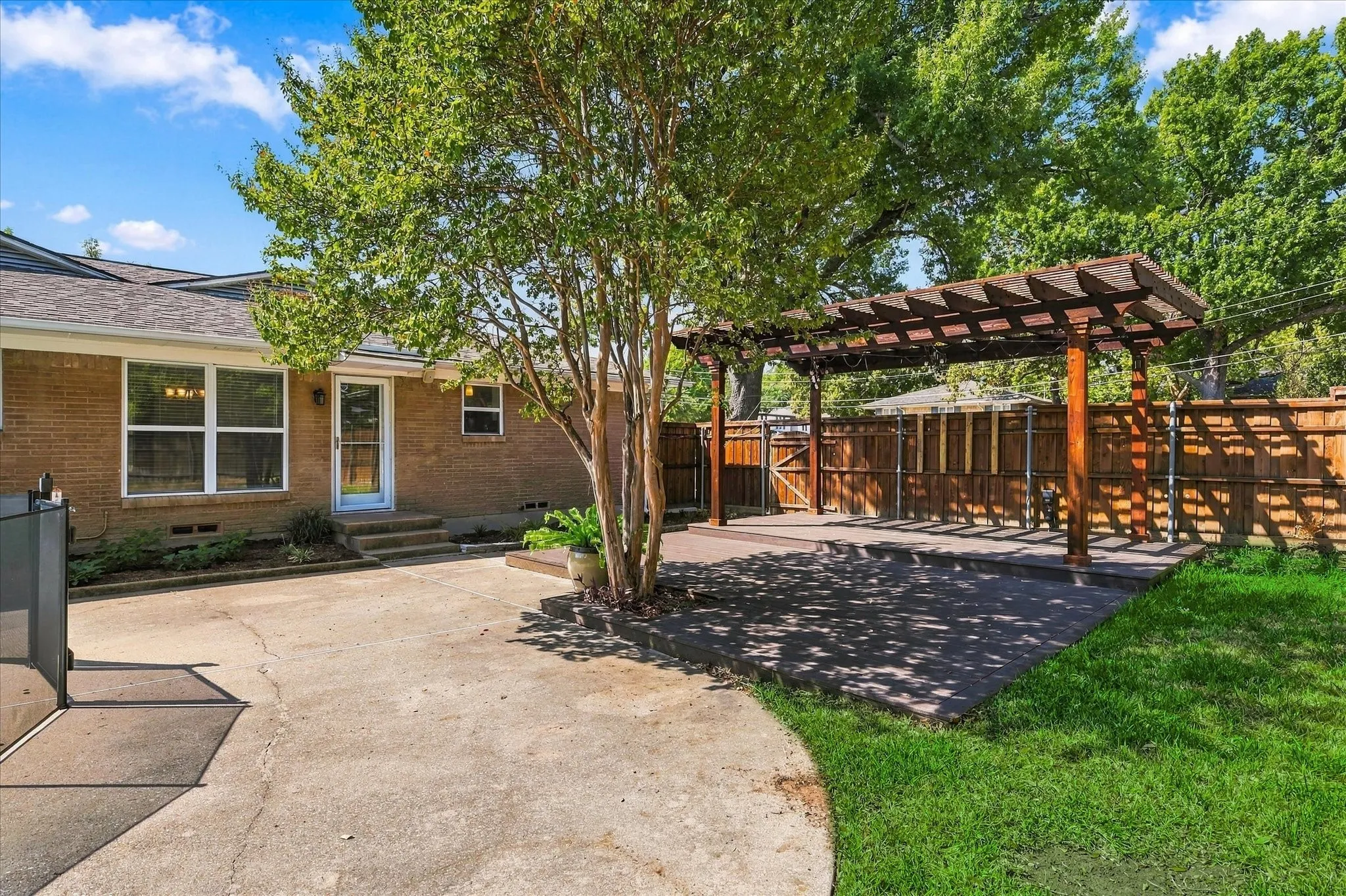 Single Family Residence For Sale in Dallas County , 8805 Westfield Drive, Dallas, Texas 75243, 3 Bedroom, 2 Bathroom, 2 Garage spaces, 1,388 Sqft, built in 1959, mls#21387227, Real Estate Agent in Dallas, Homes For Sale in Dallas county, Homes For Sale in Dallas, Realtor in Dallas Texas, Real Estate Brokerage Independent Realty Texas, Luminita Cordes Realtor